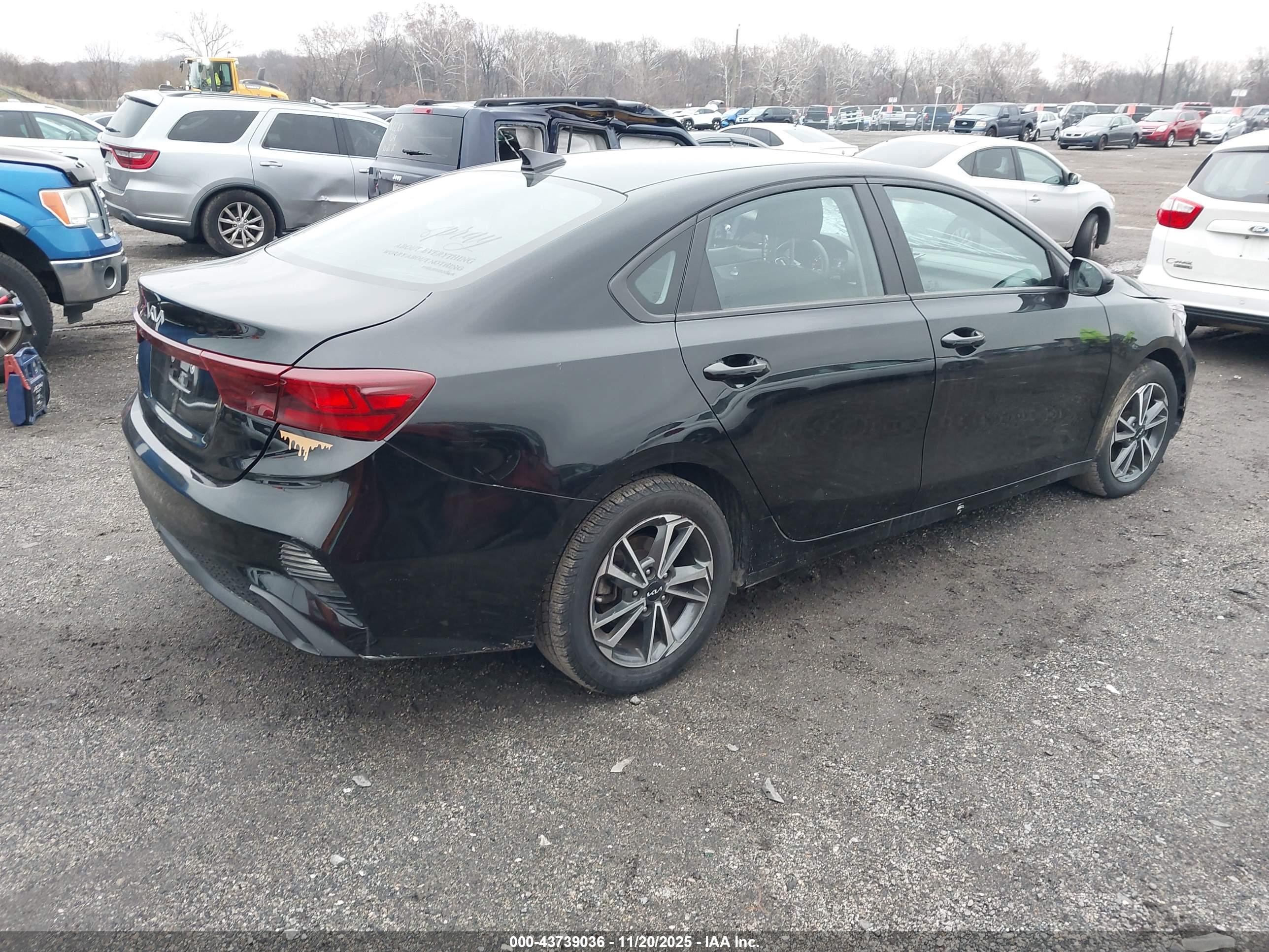 KIA FORTE image 4