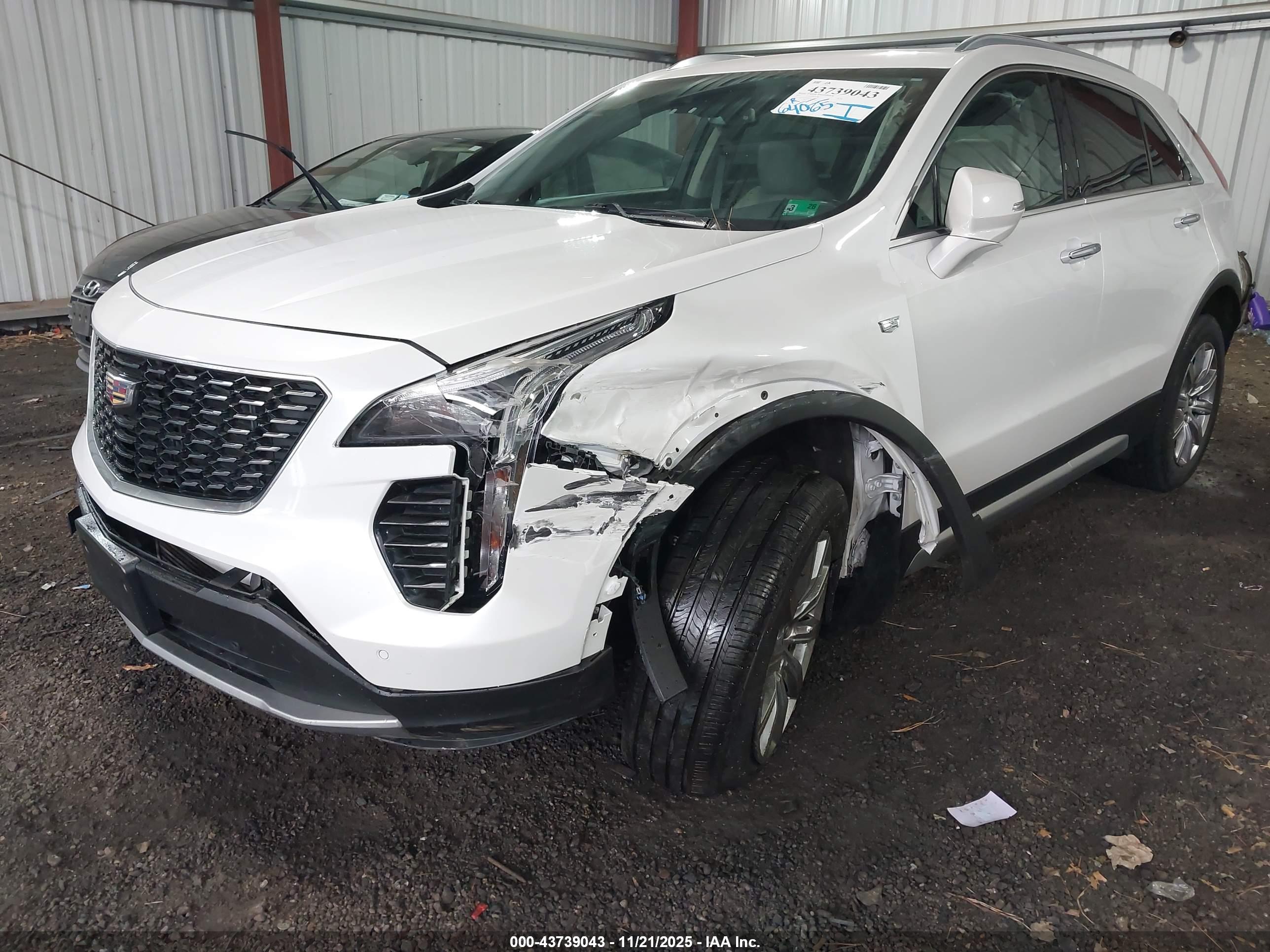 CADILLAC XT4 image 6