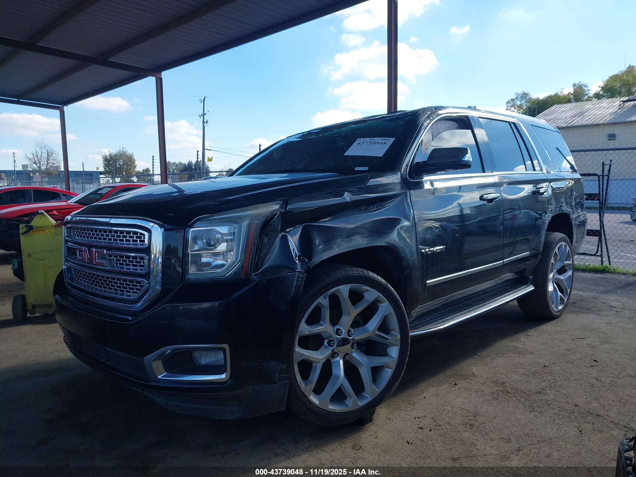 GMC YUKON image 2