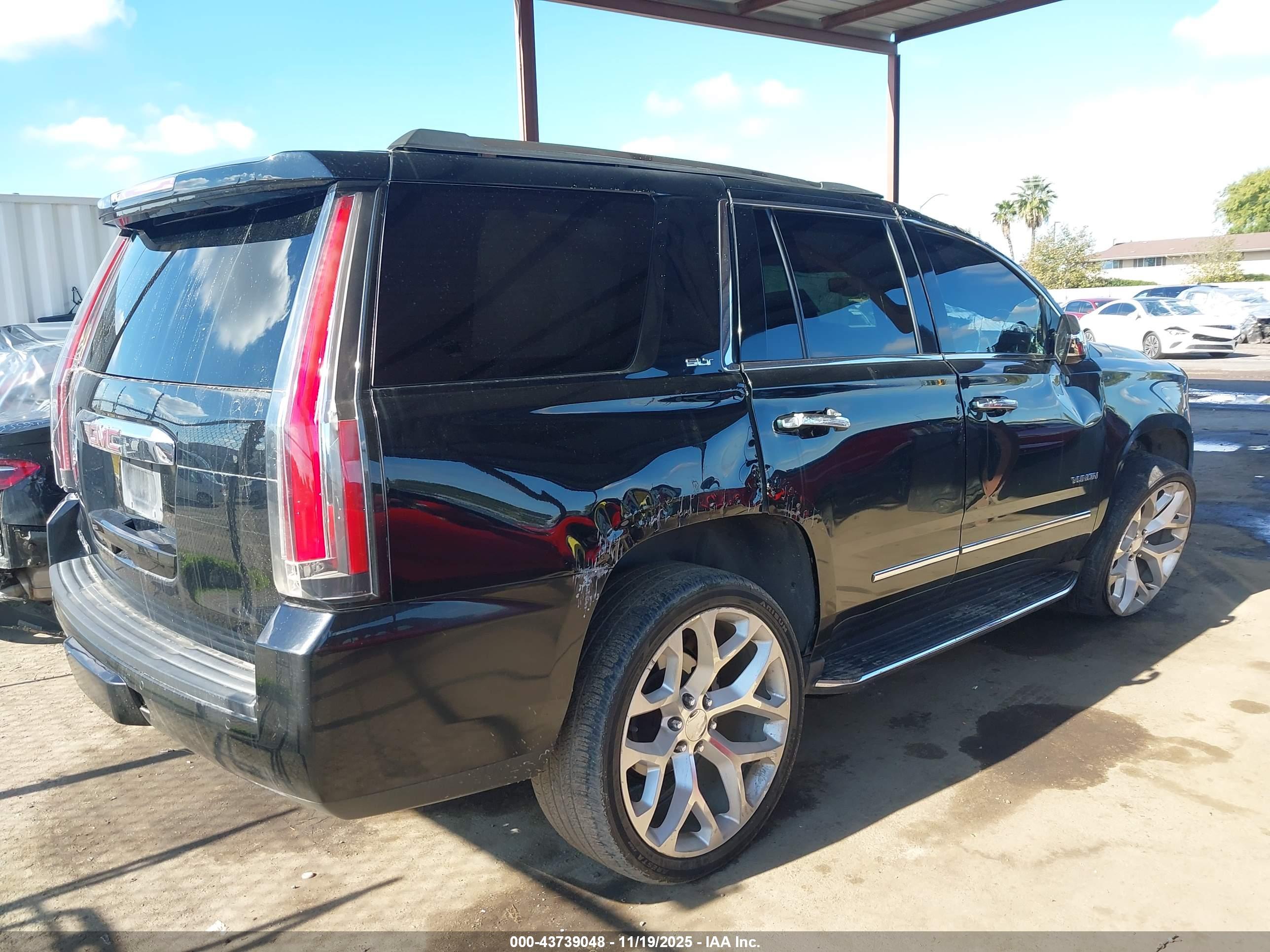 GMC YUKON image 4