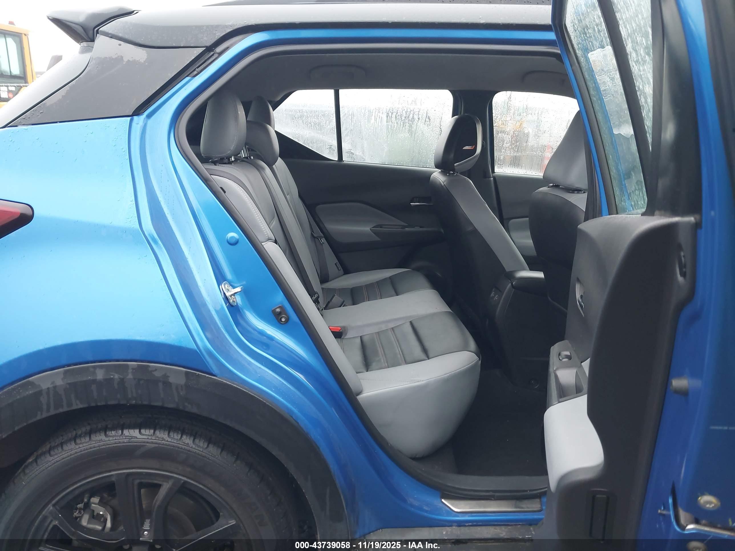 NISSAN KICKS image 8