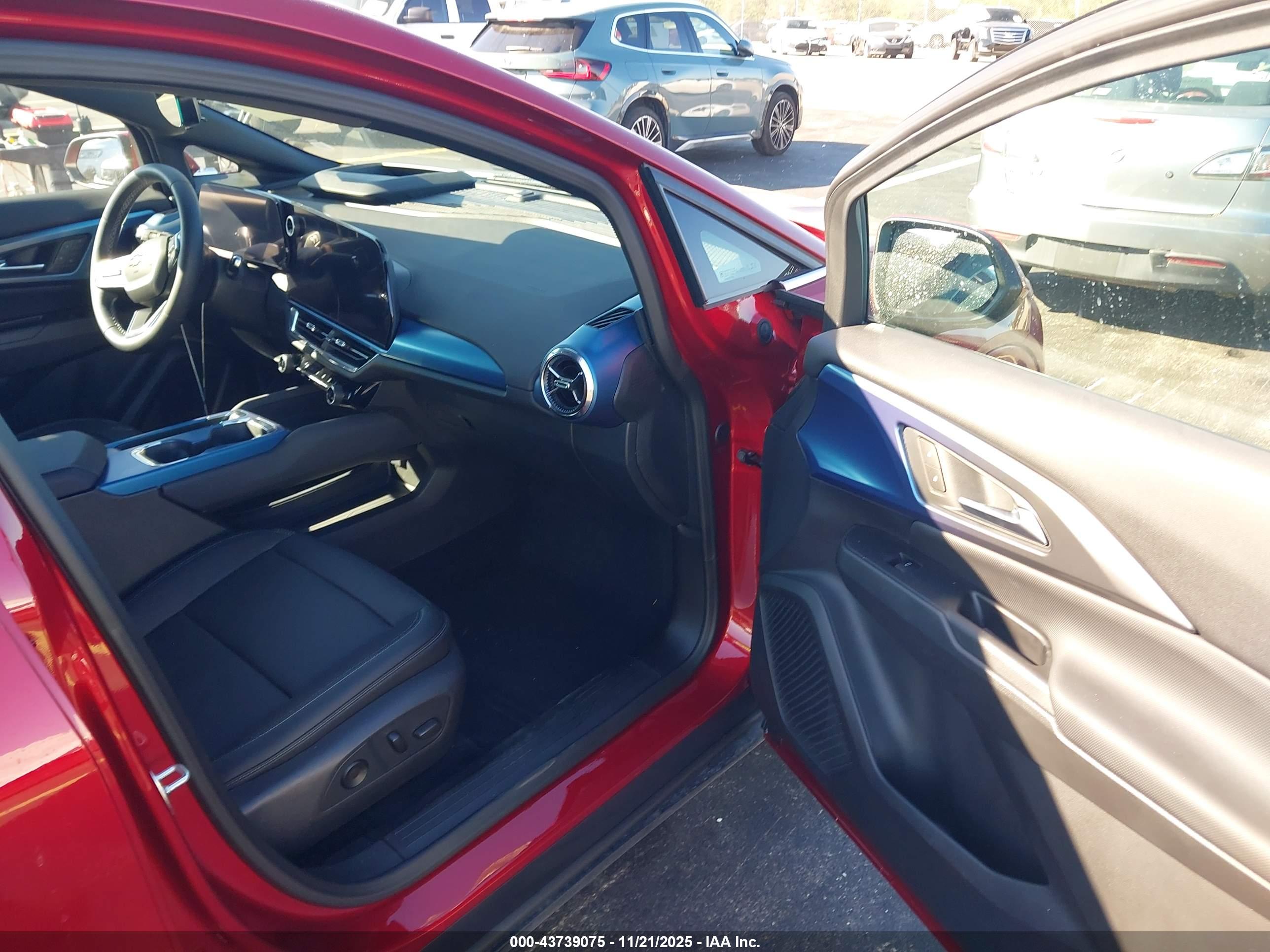 CHEVROLET EQUINOX image 5