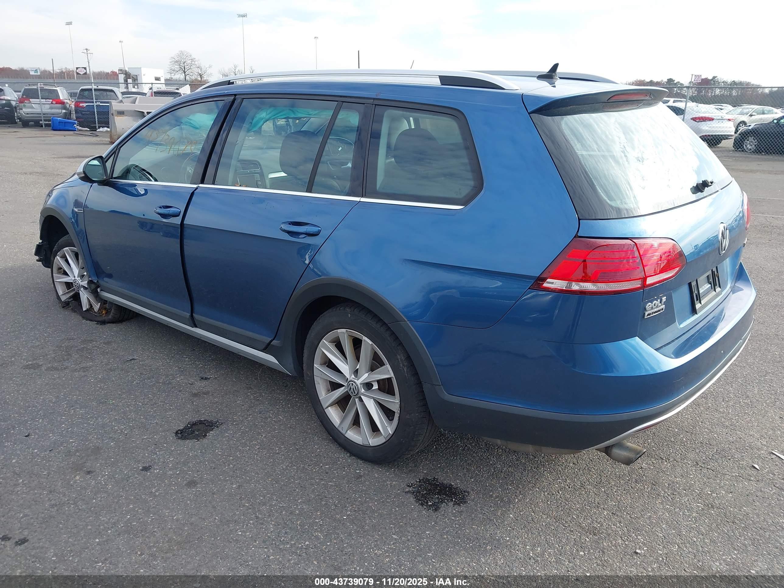VOLKSWAGEN GOLF image 3
