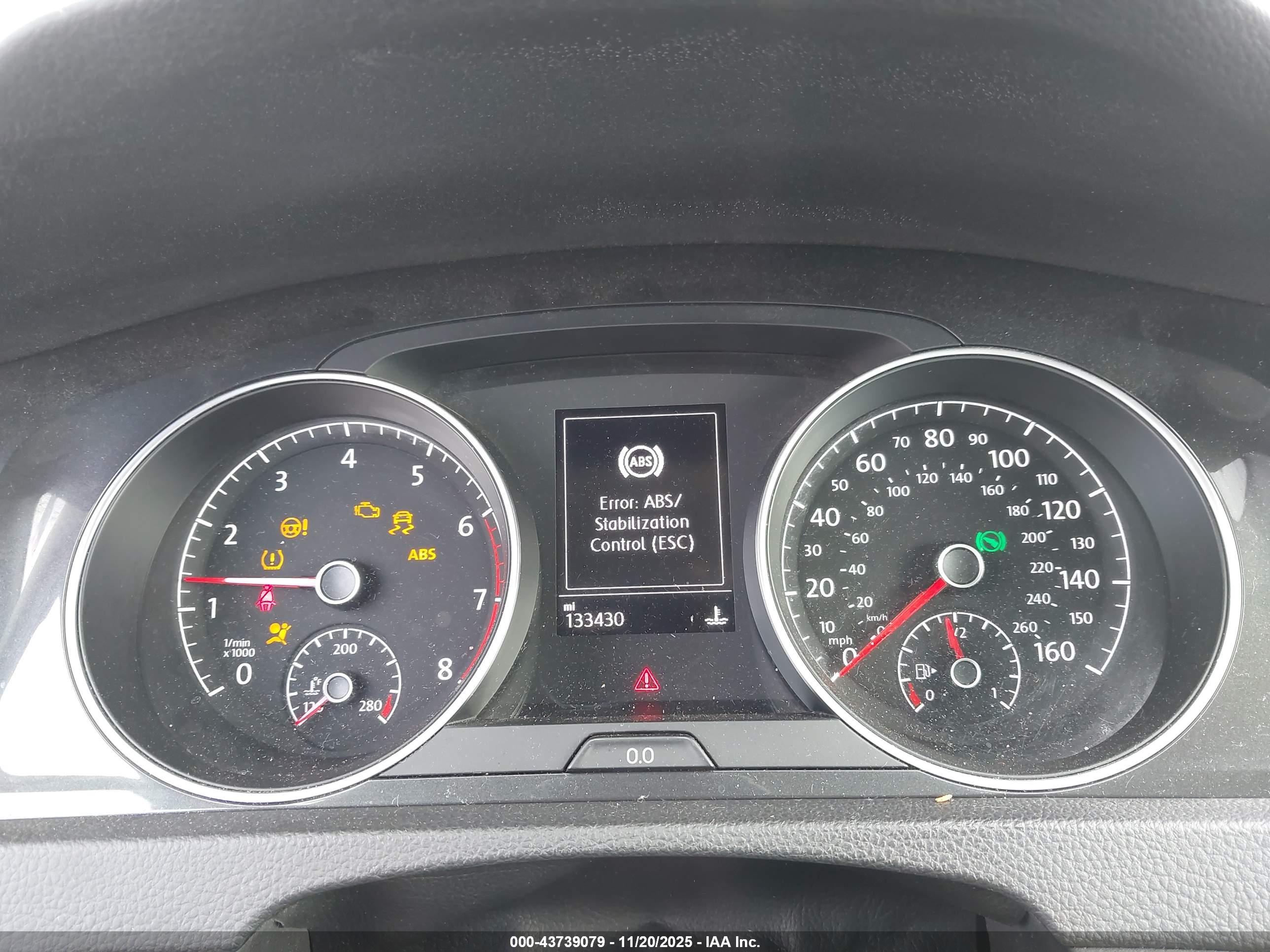 VOLKSWAGEN GOLF image 7