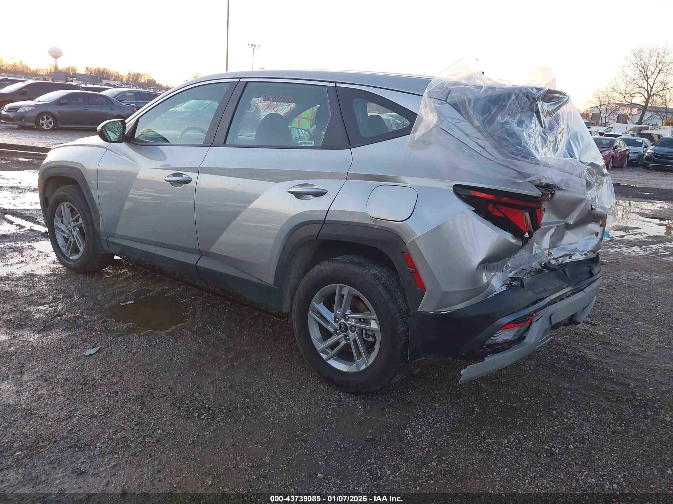 HYUNDAI TUCSON image 3