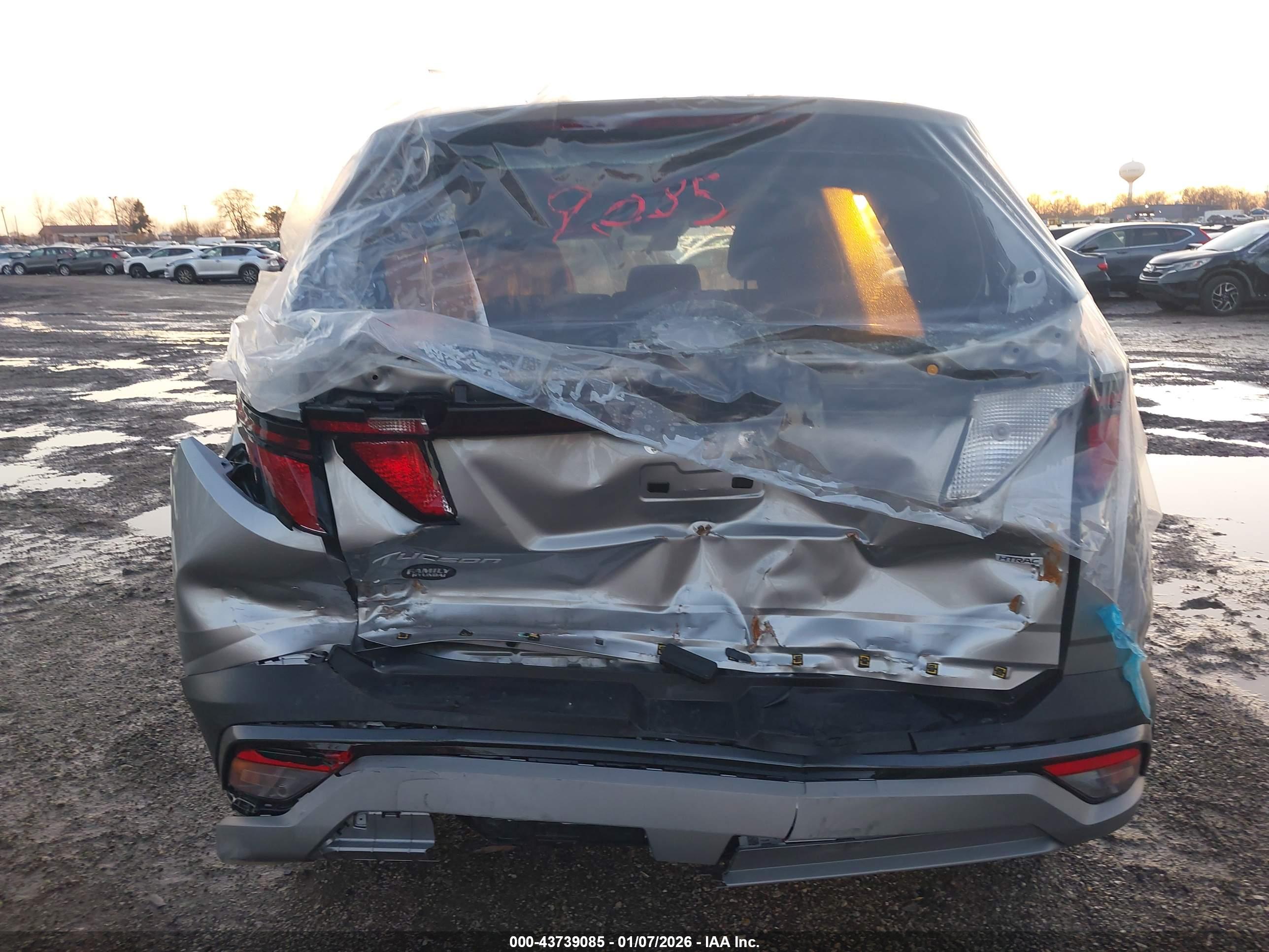 HYUNDAI TUCSON image 6