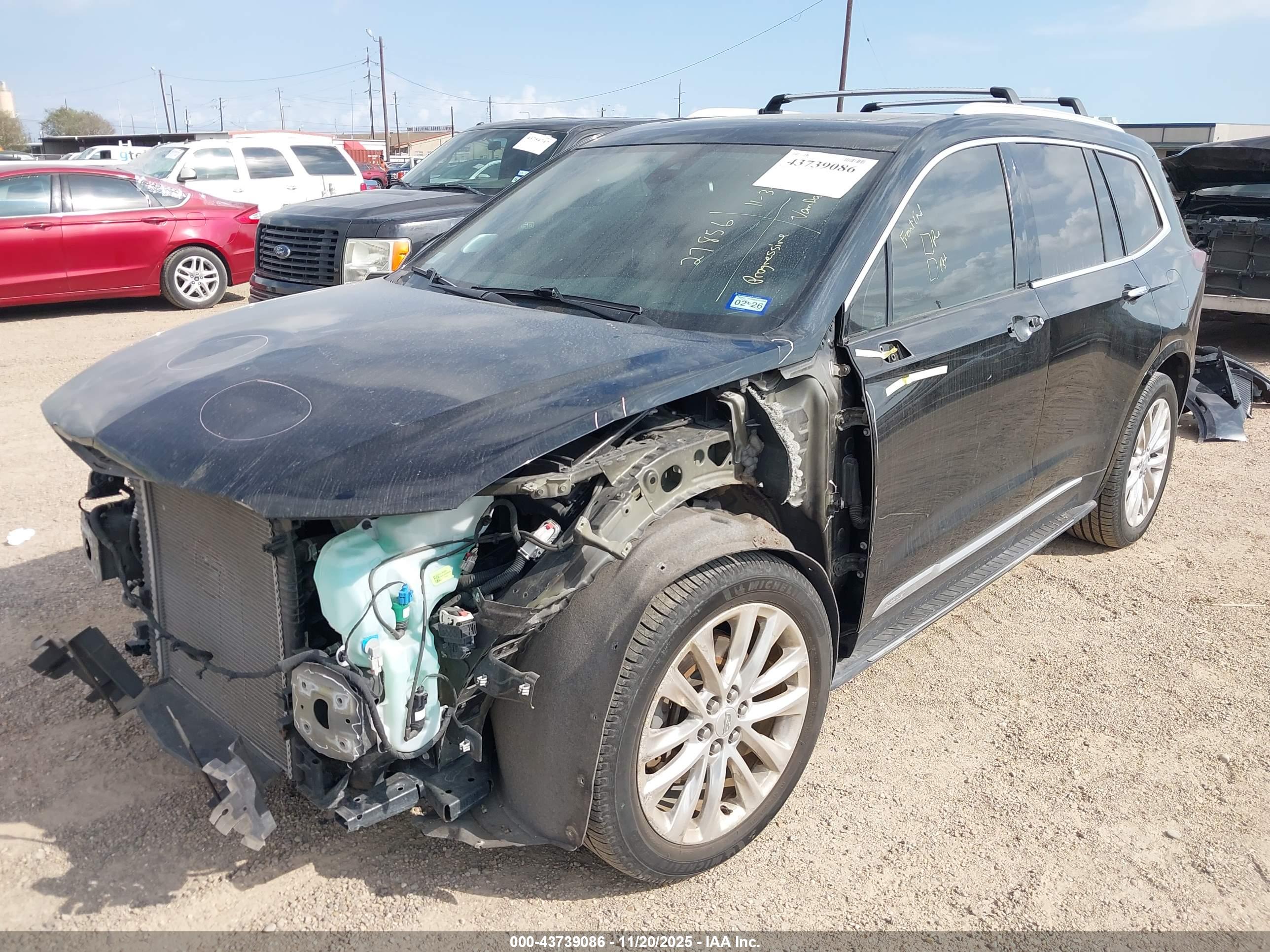 CADILLAC XT6 image 2