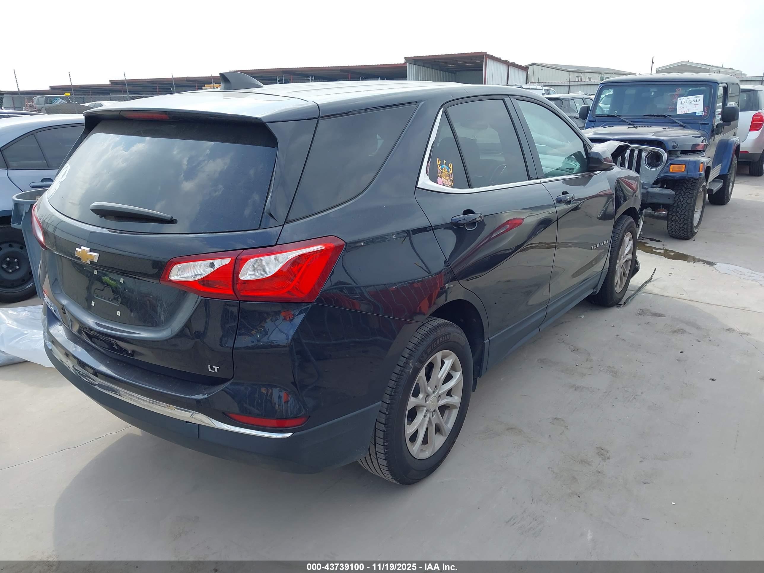 CHEVROLET EQUINOX image 4