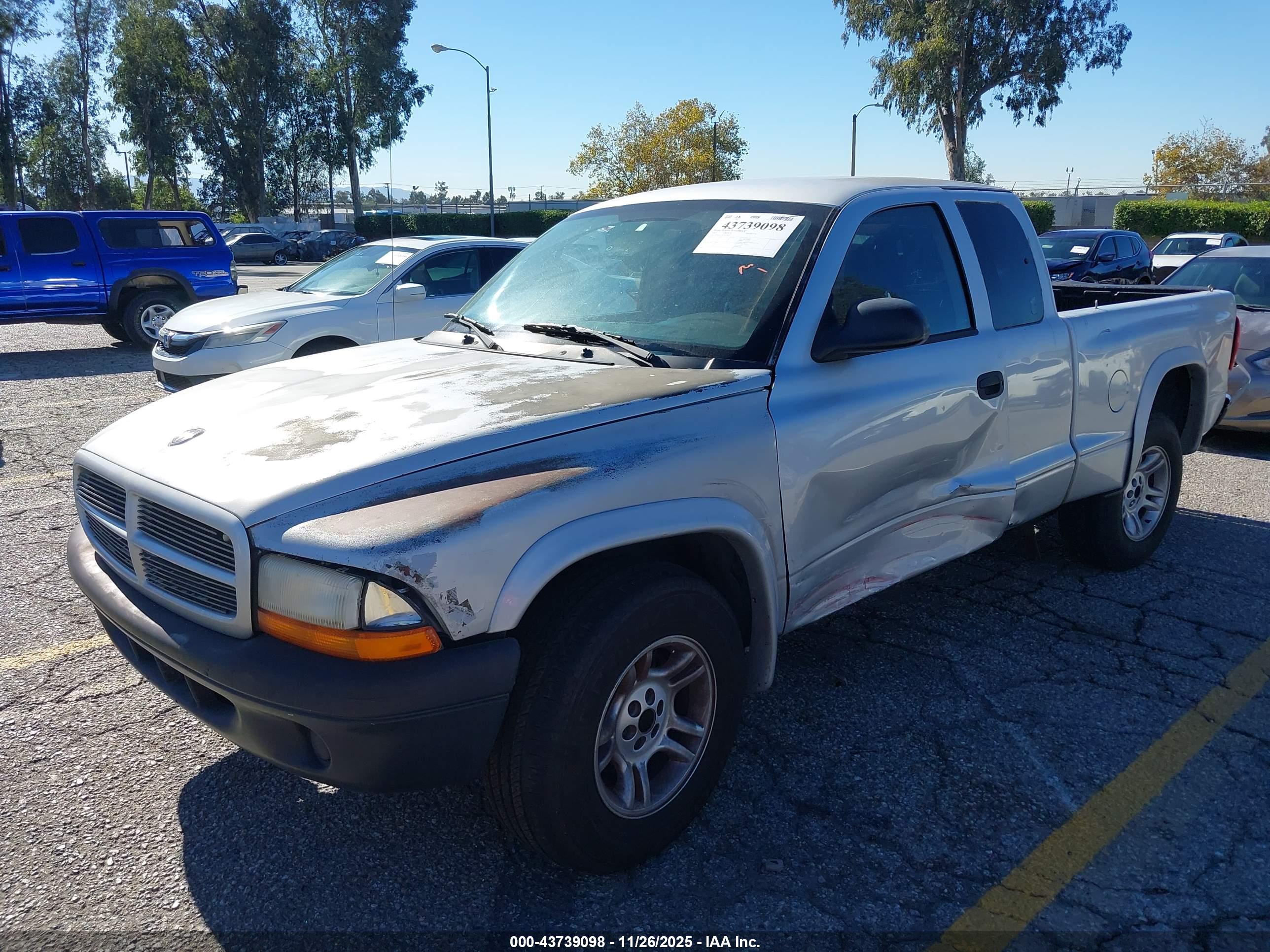 DODGE DAKOTA image 2