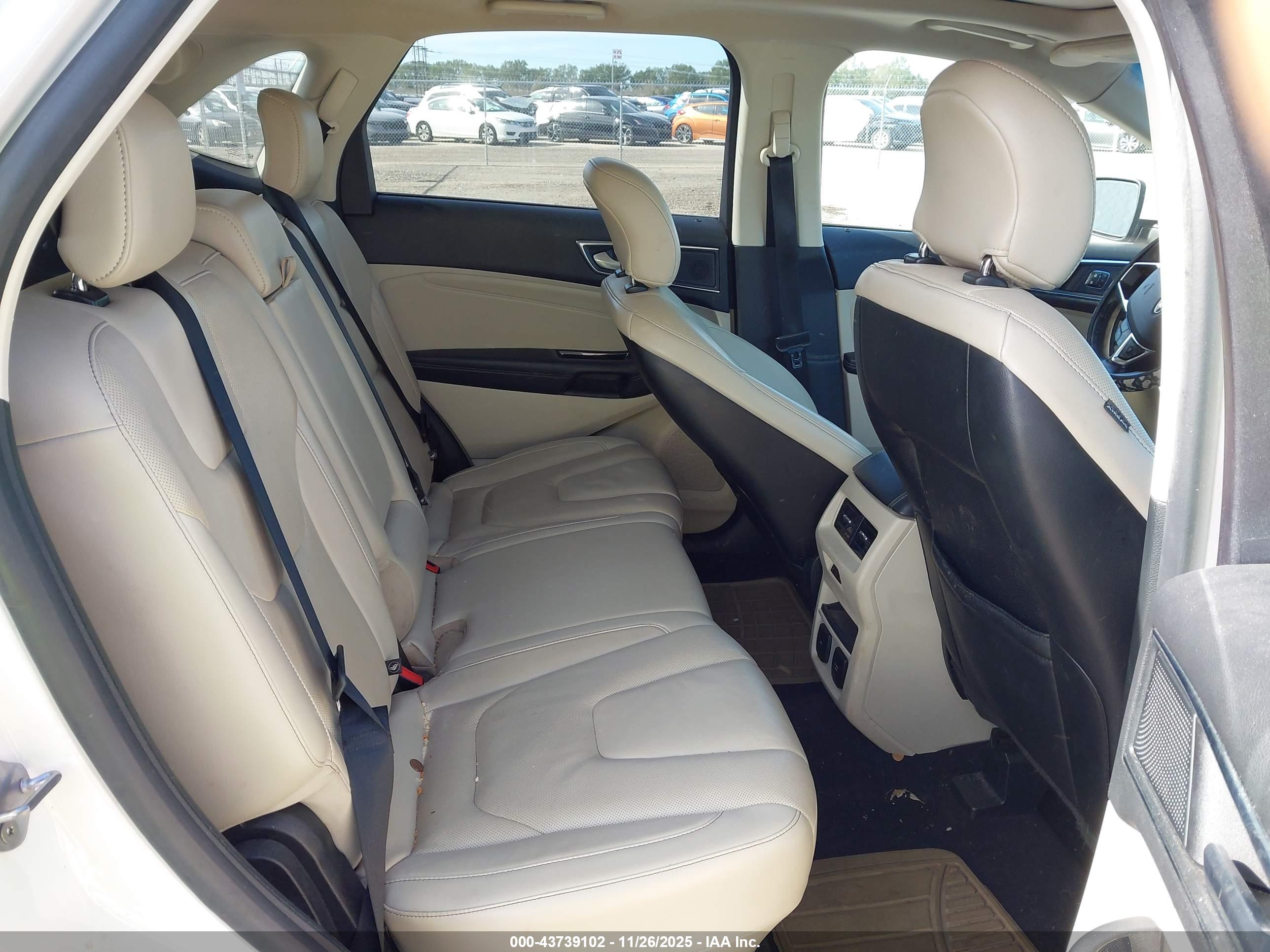 FORD EDGE image 8