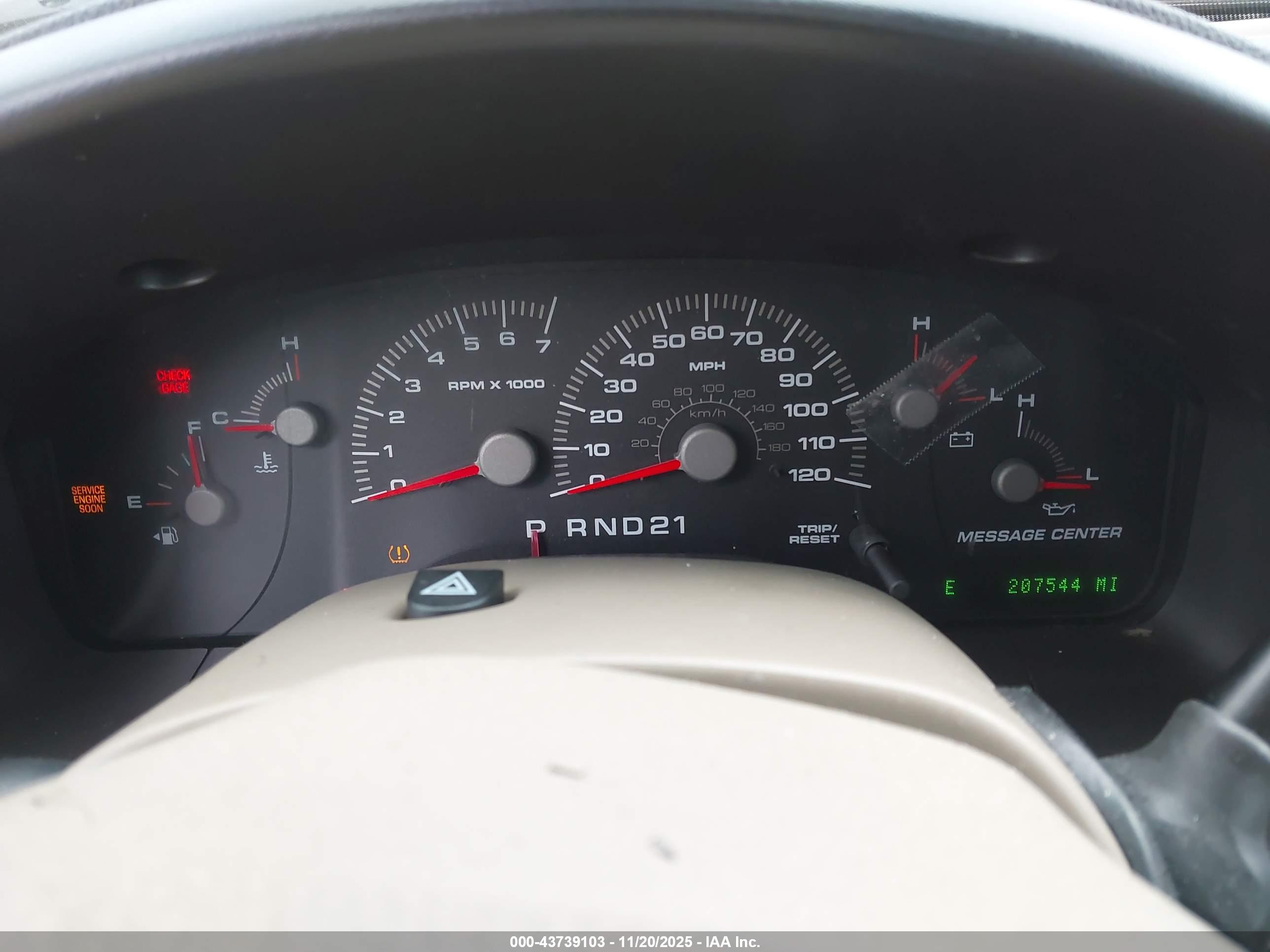 FORD EXPEDITION image 7