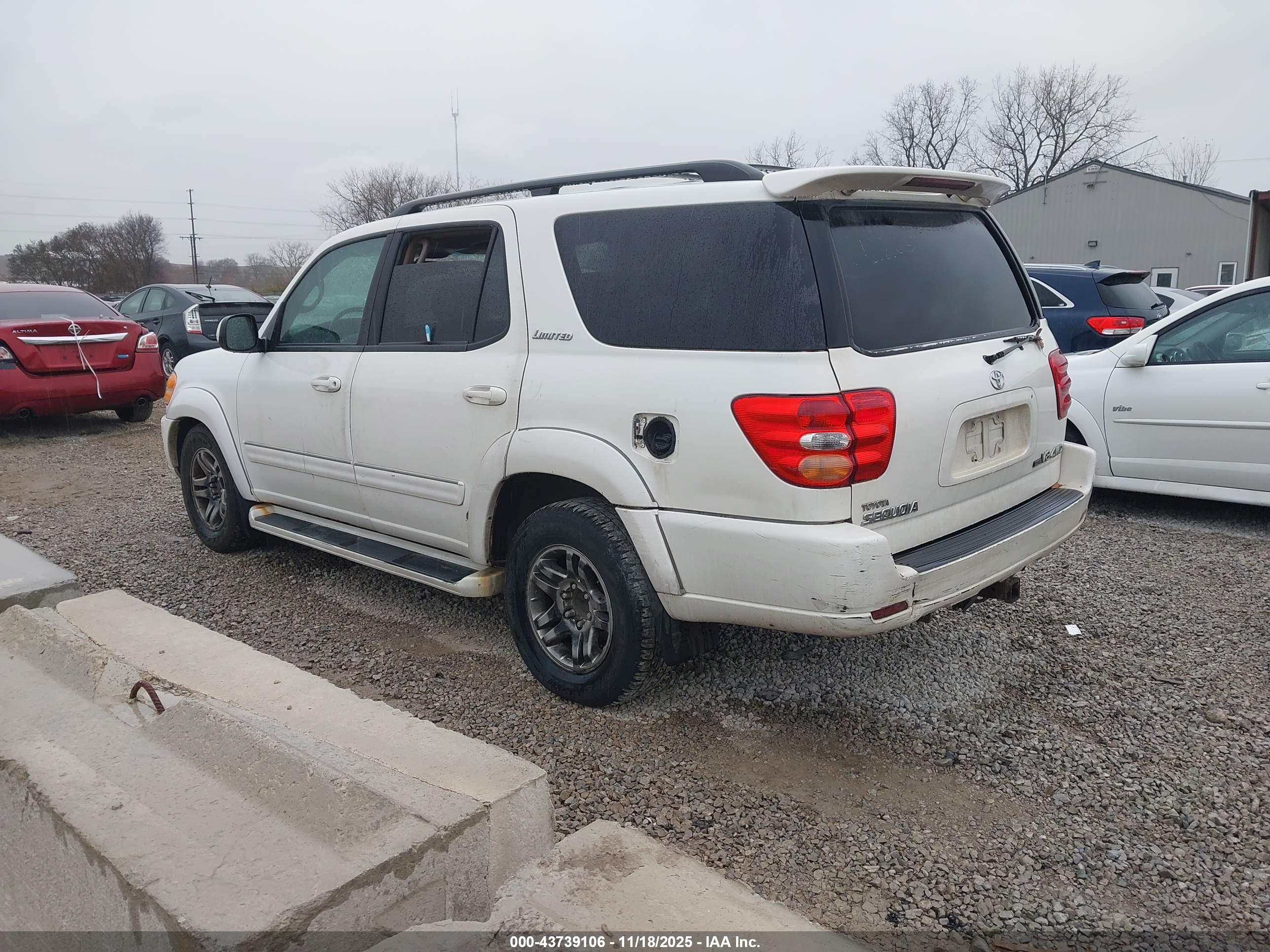 TOYOTA SEQUOIA image 3