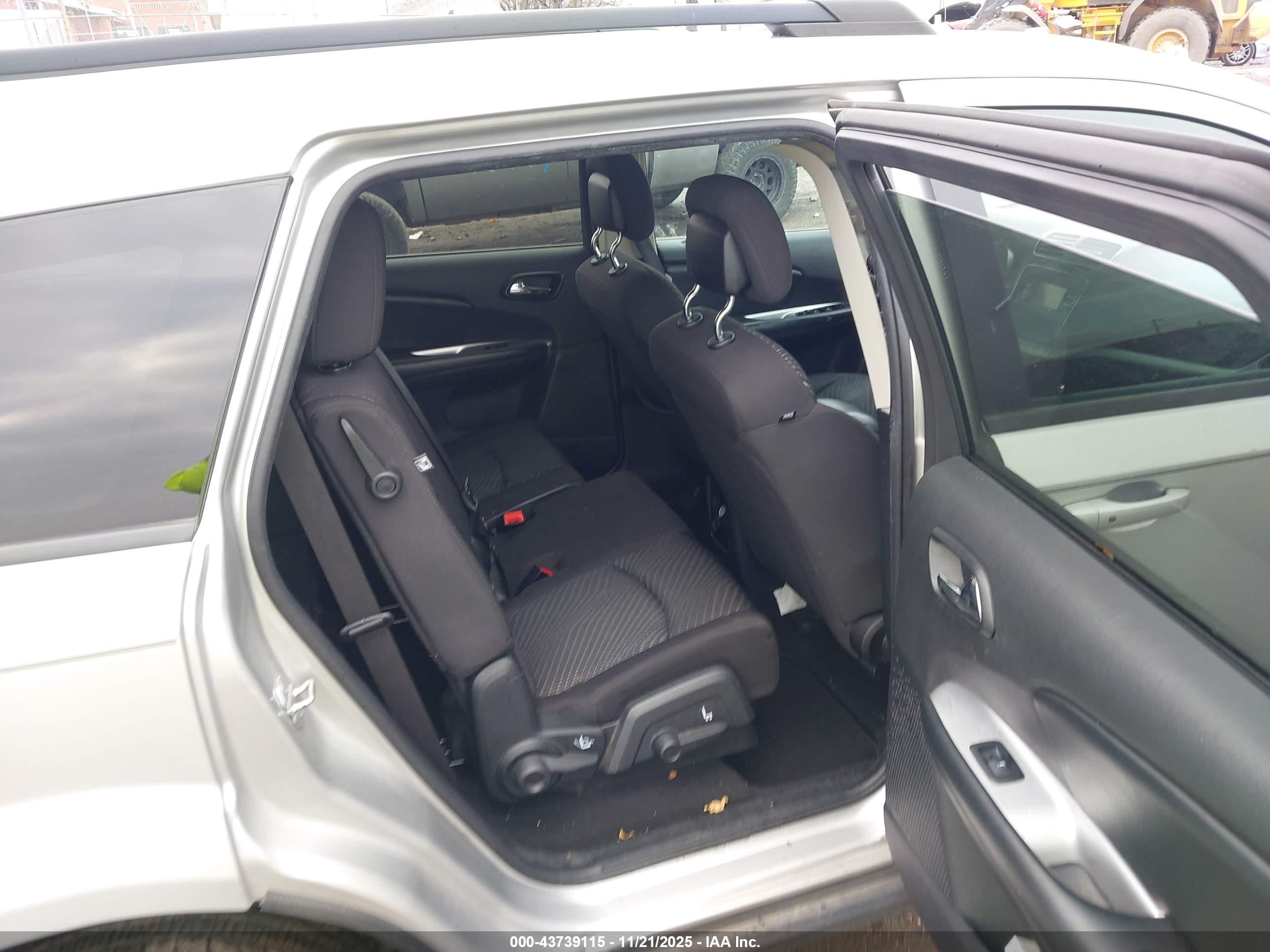 DODGE JOURNEY image 8