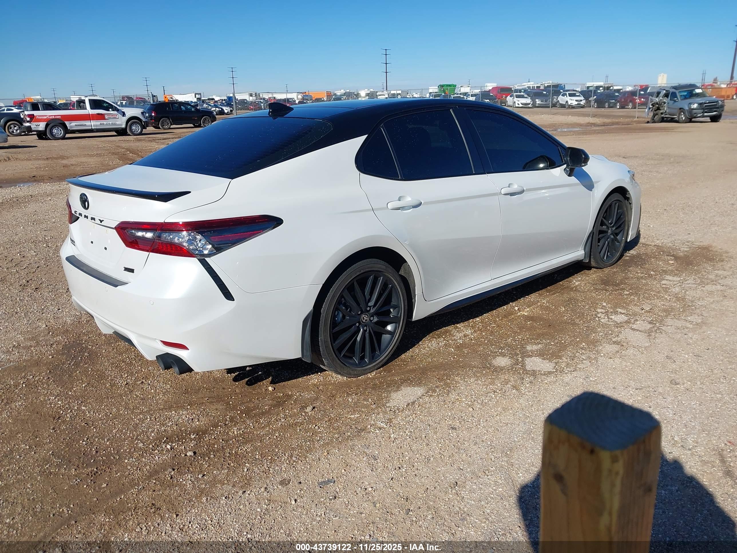 TOYOTA CAMRY image 4