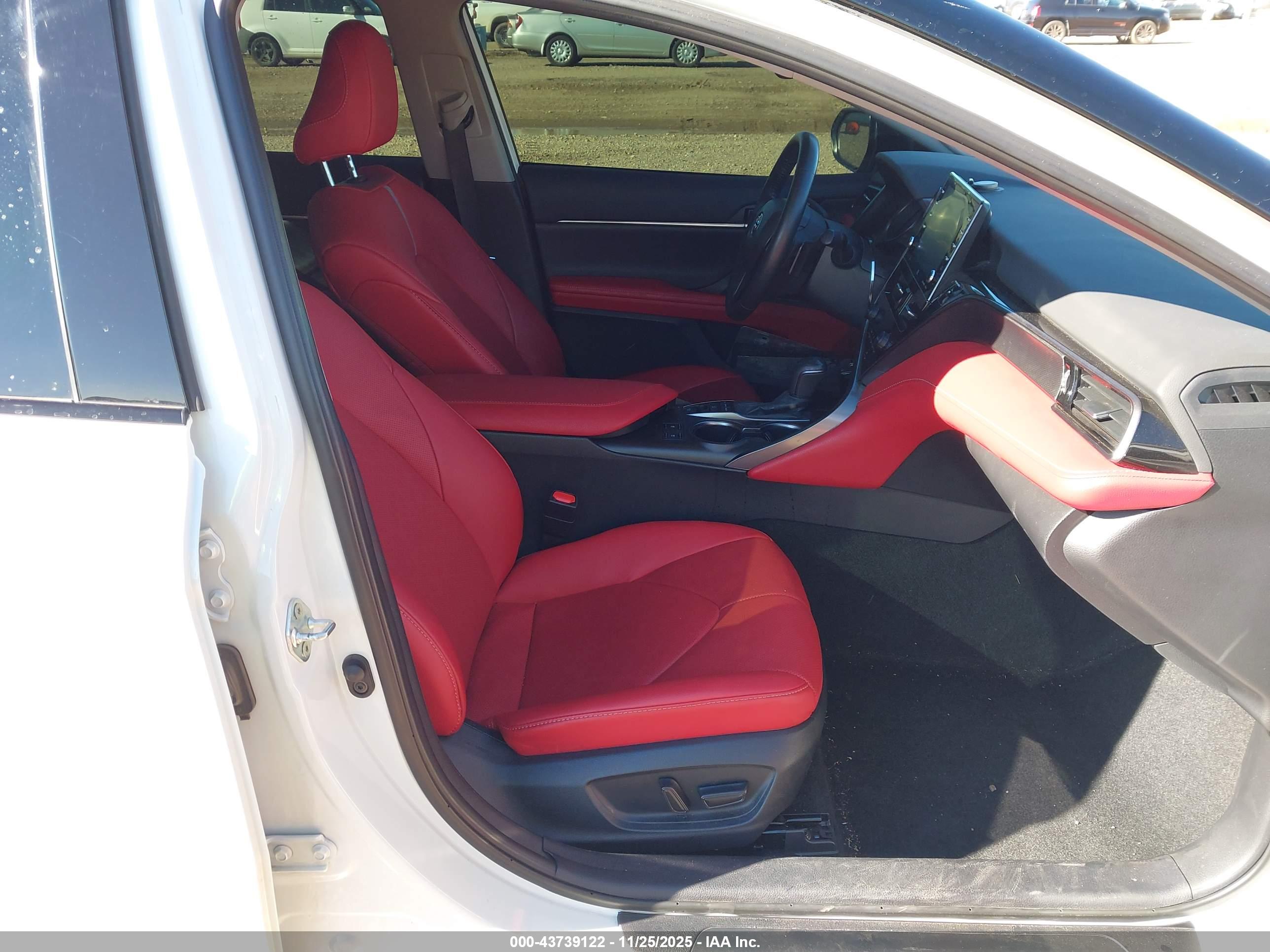 TOYOTA CAMRY image 5