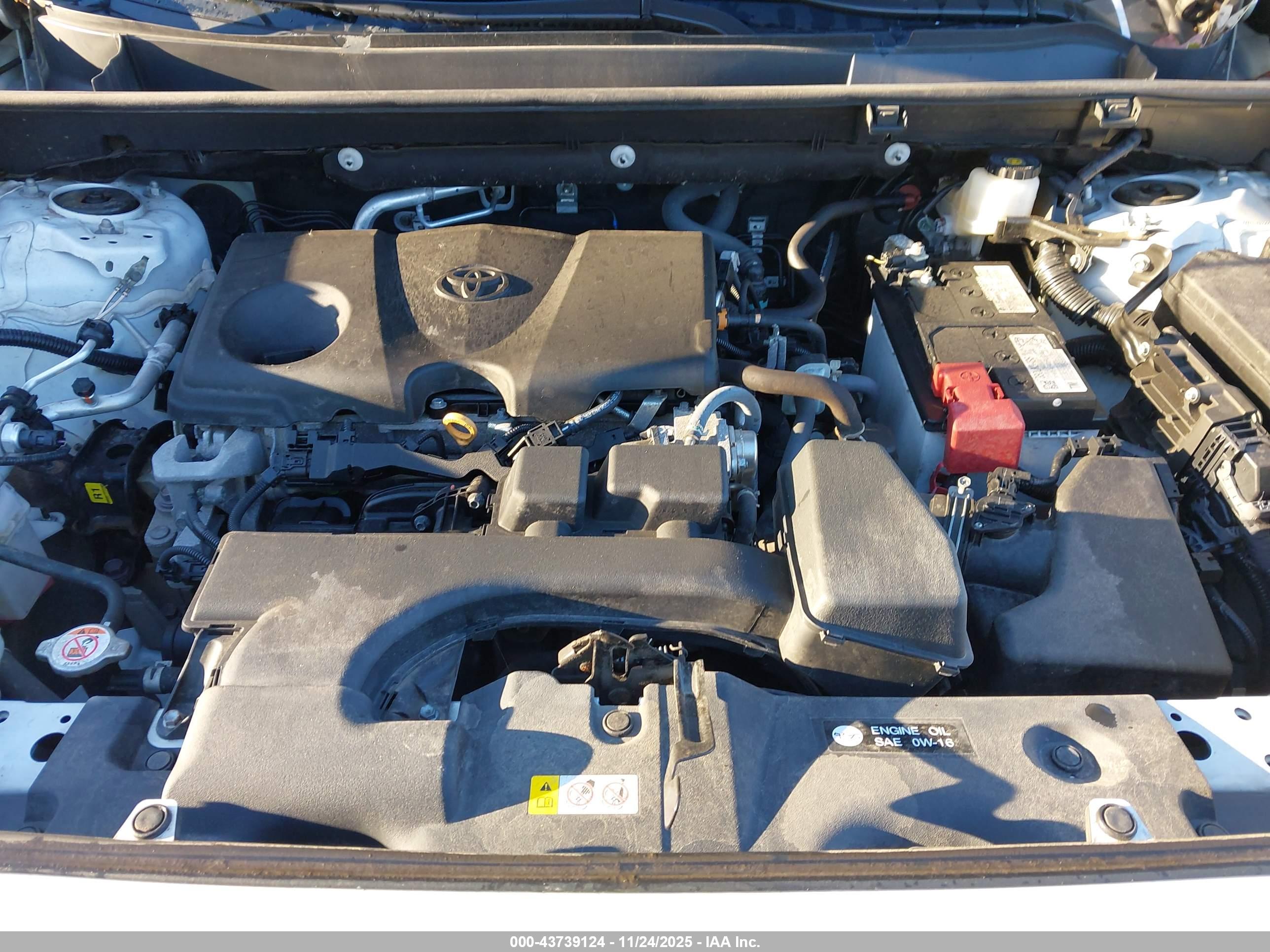 TOYOTA RAV4 image 10