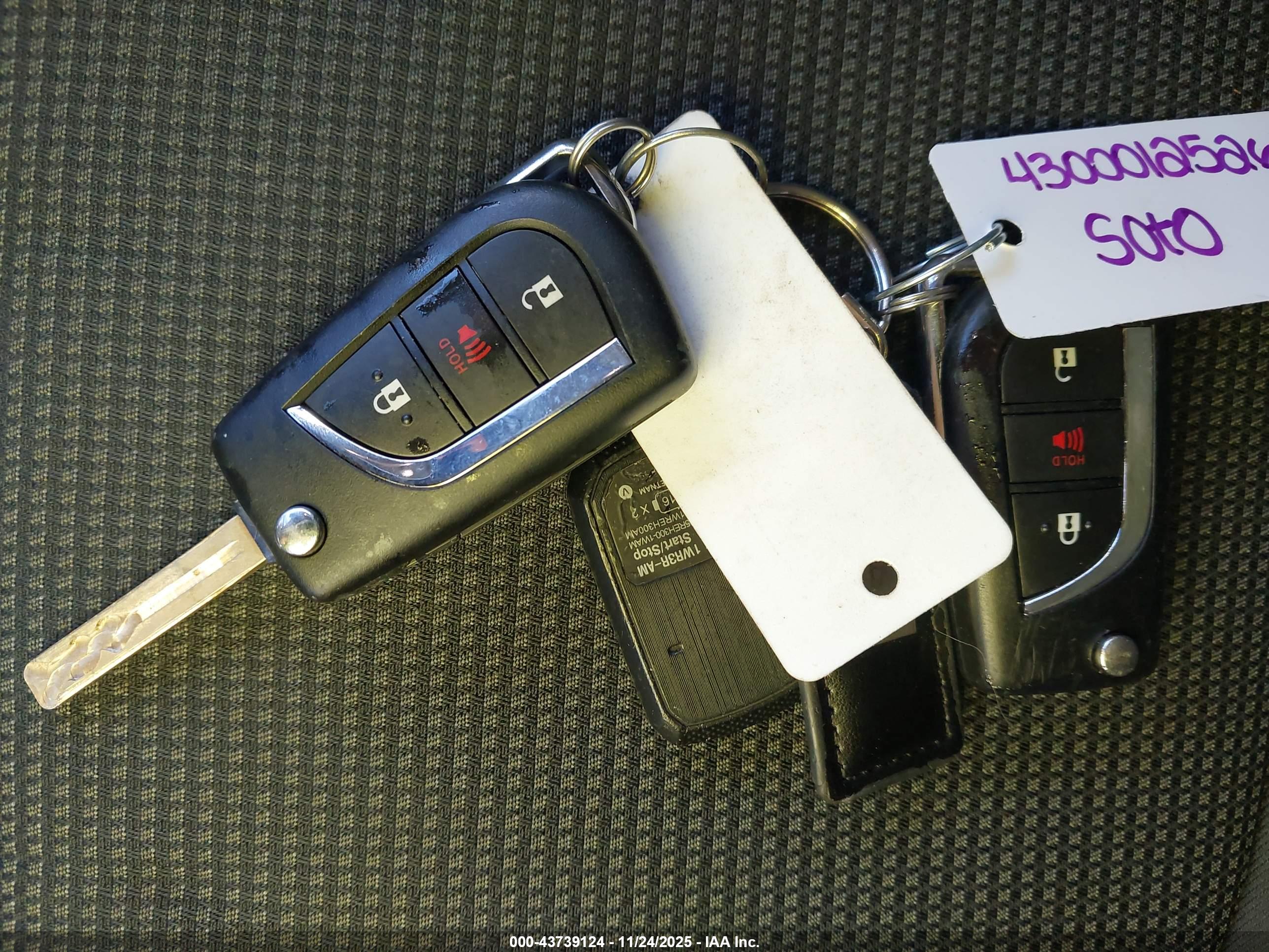 TOYOTA RAV4 image 11