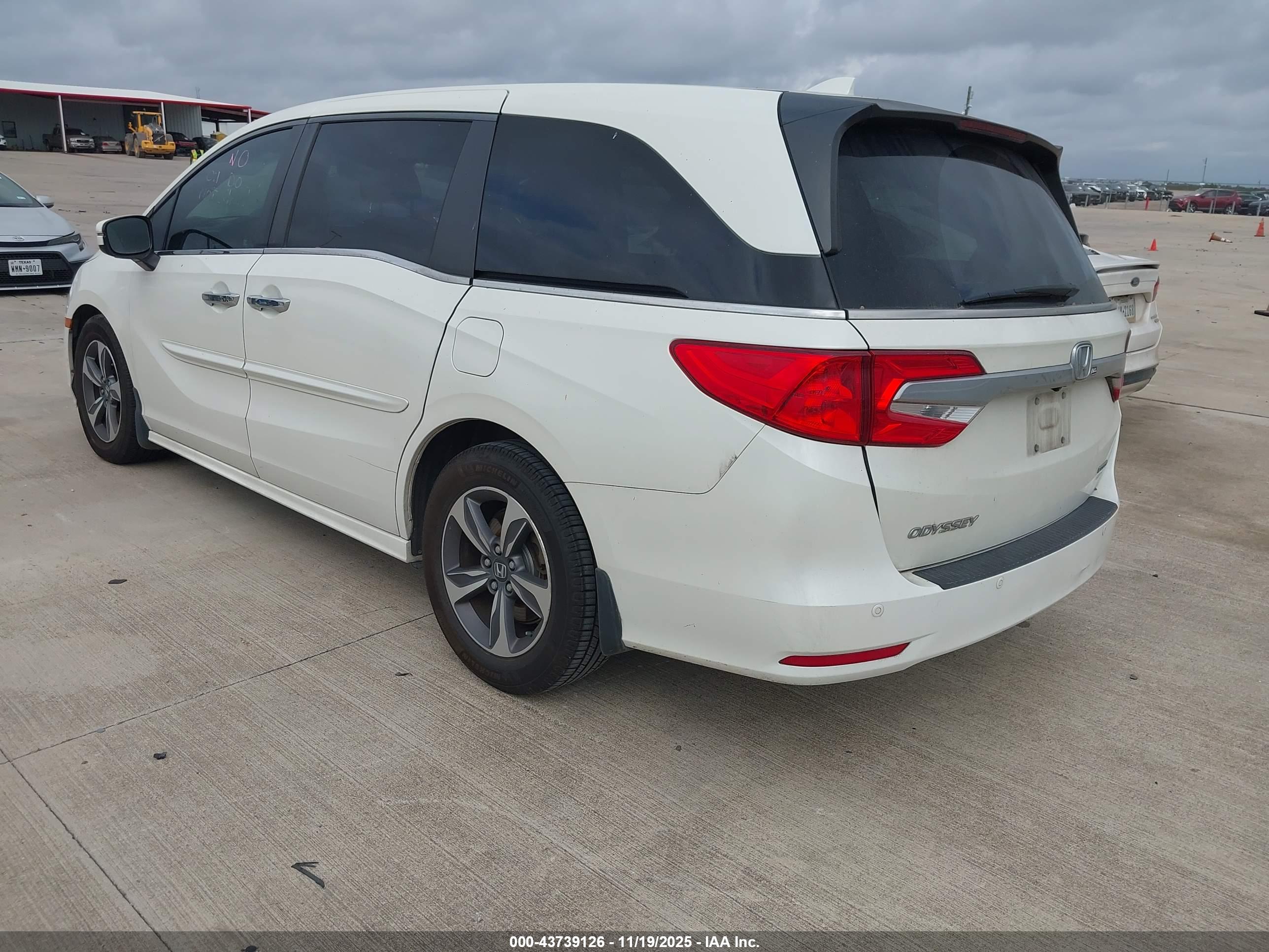 HONDA ODYSSEY image 3