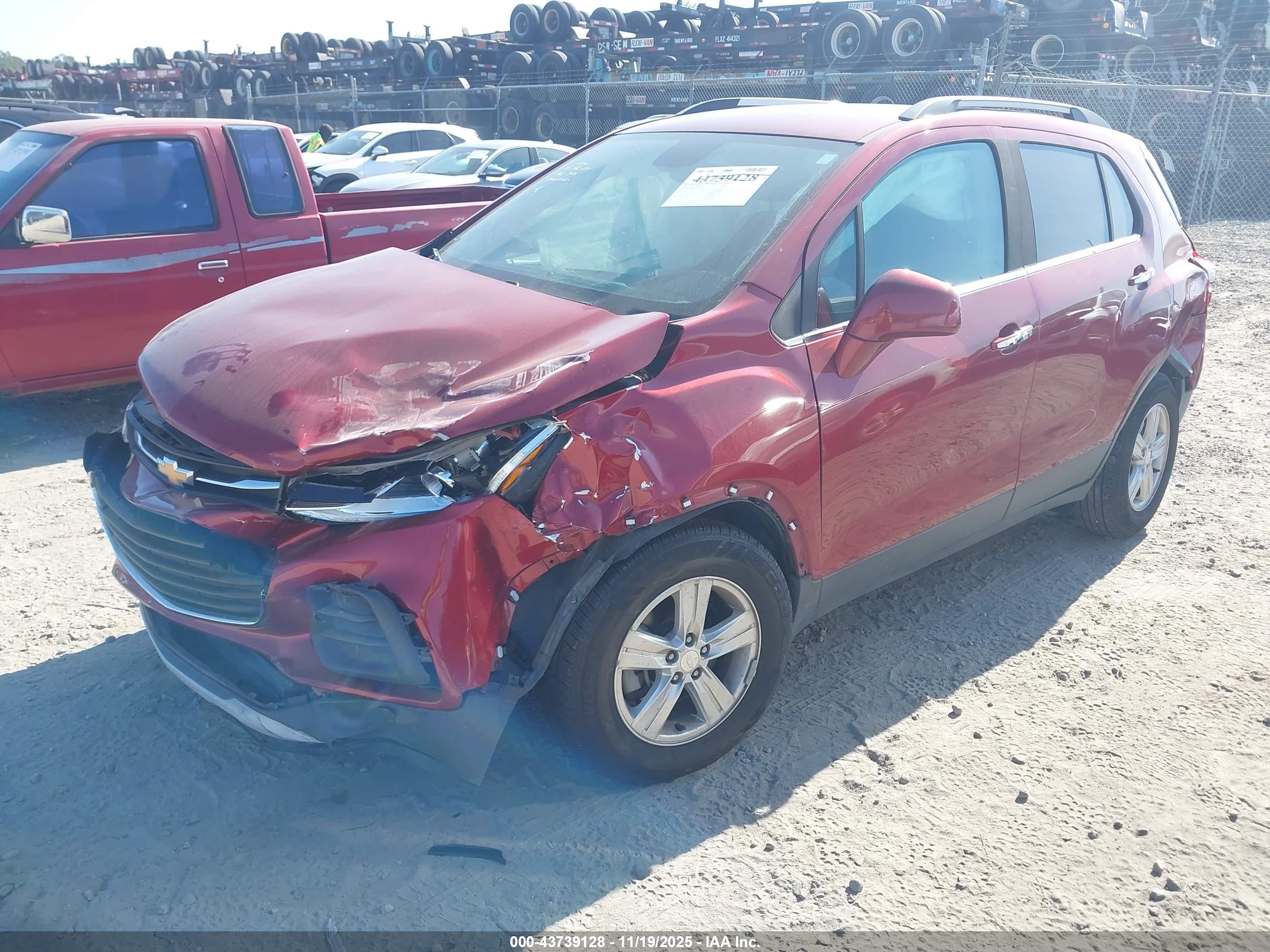 CHEVROLET TRAX image 2