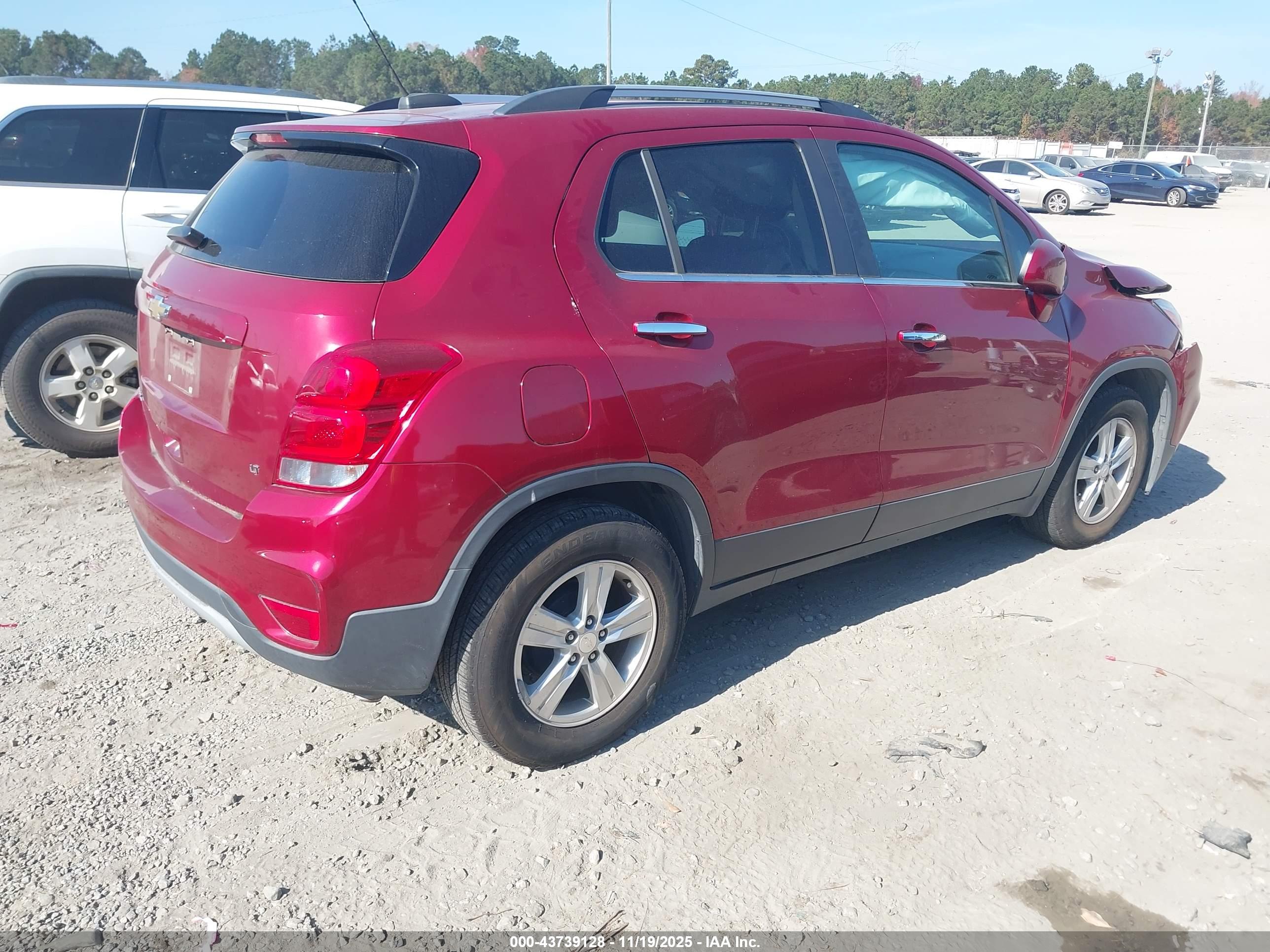 CHEVROLET TRAX image 4