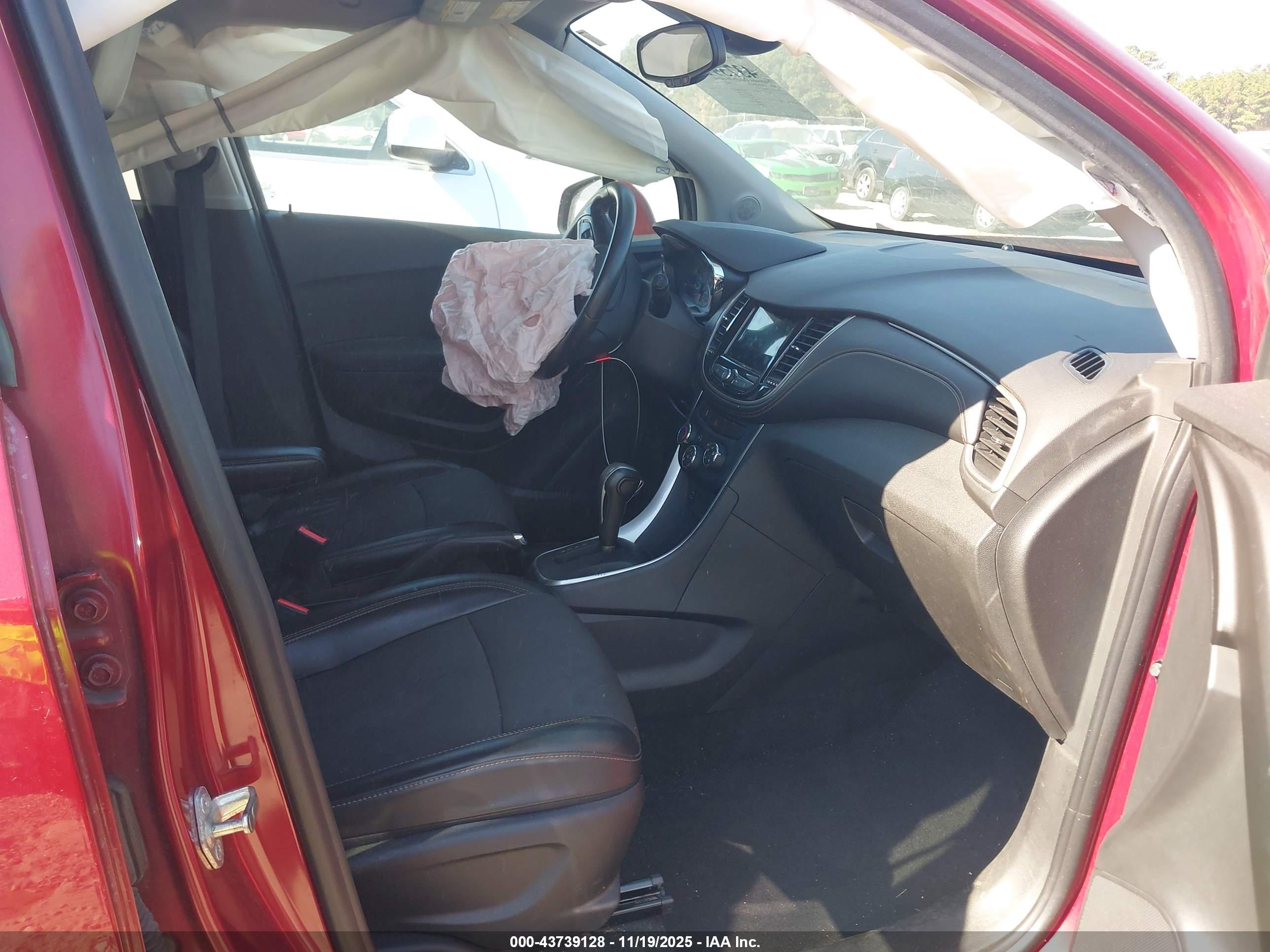 CHEVROLET TRAX image 5