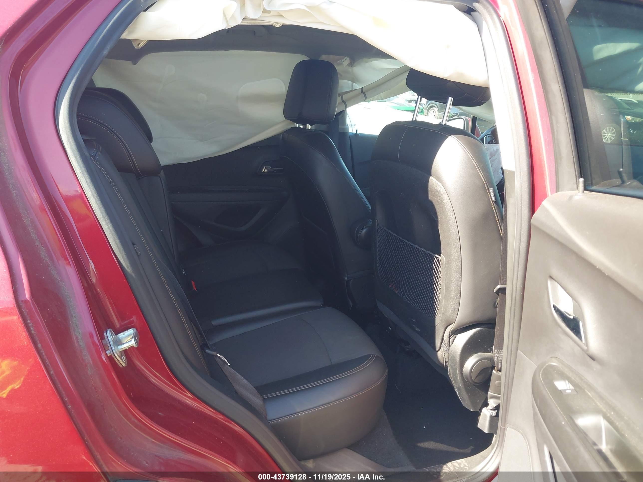 CHEVROLET TRAX image 8