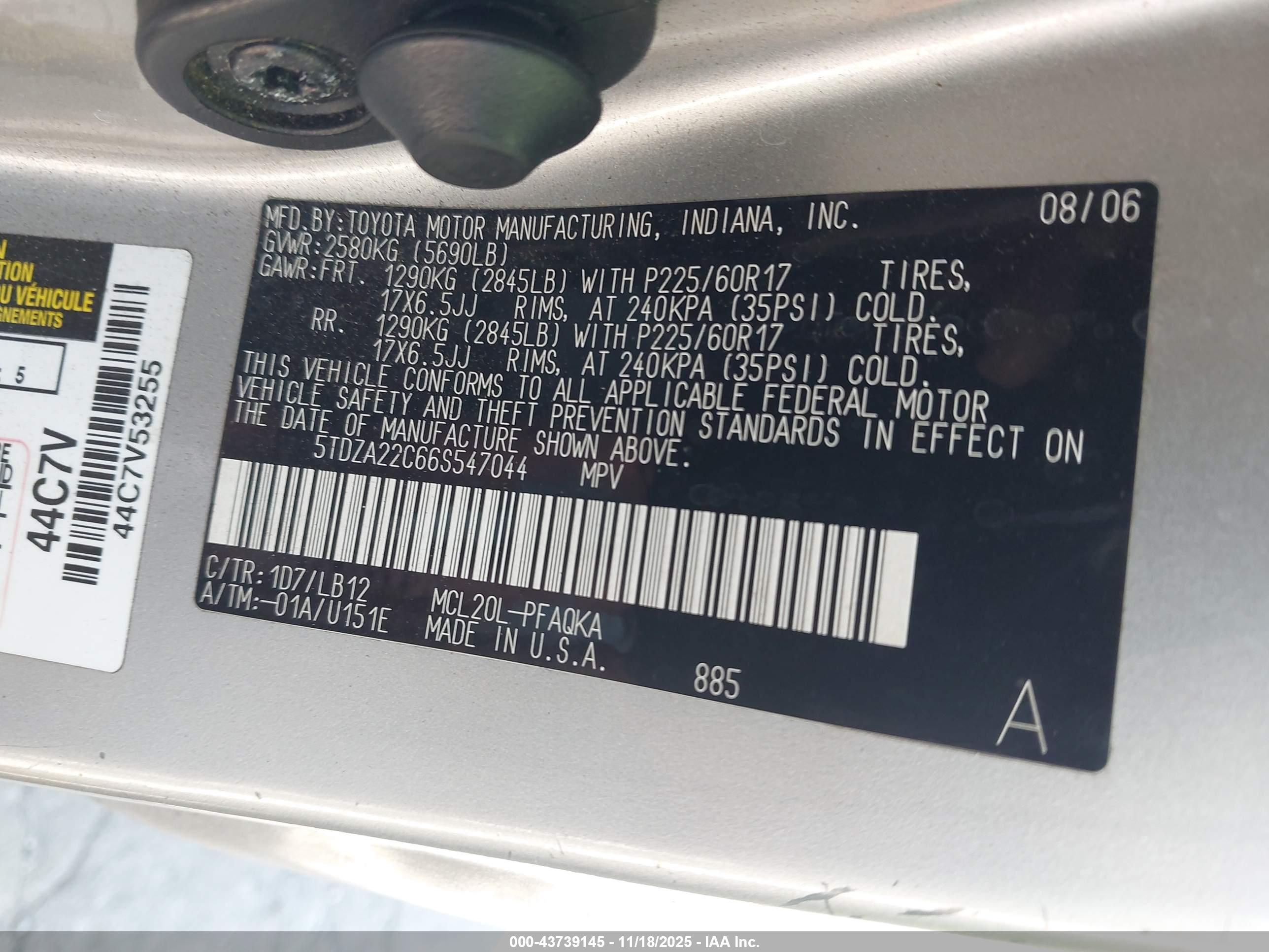 TOYOTA SIENNA image 9
