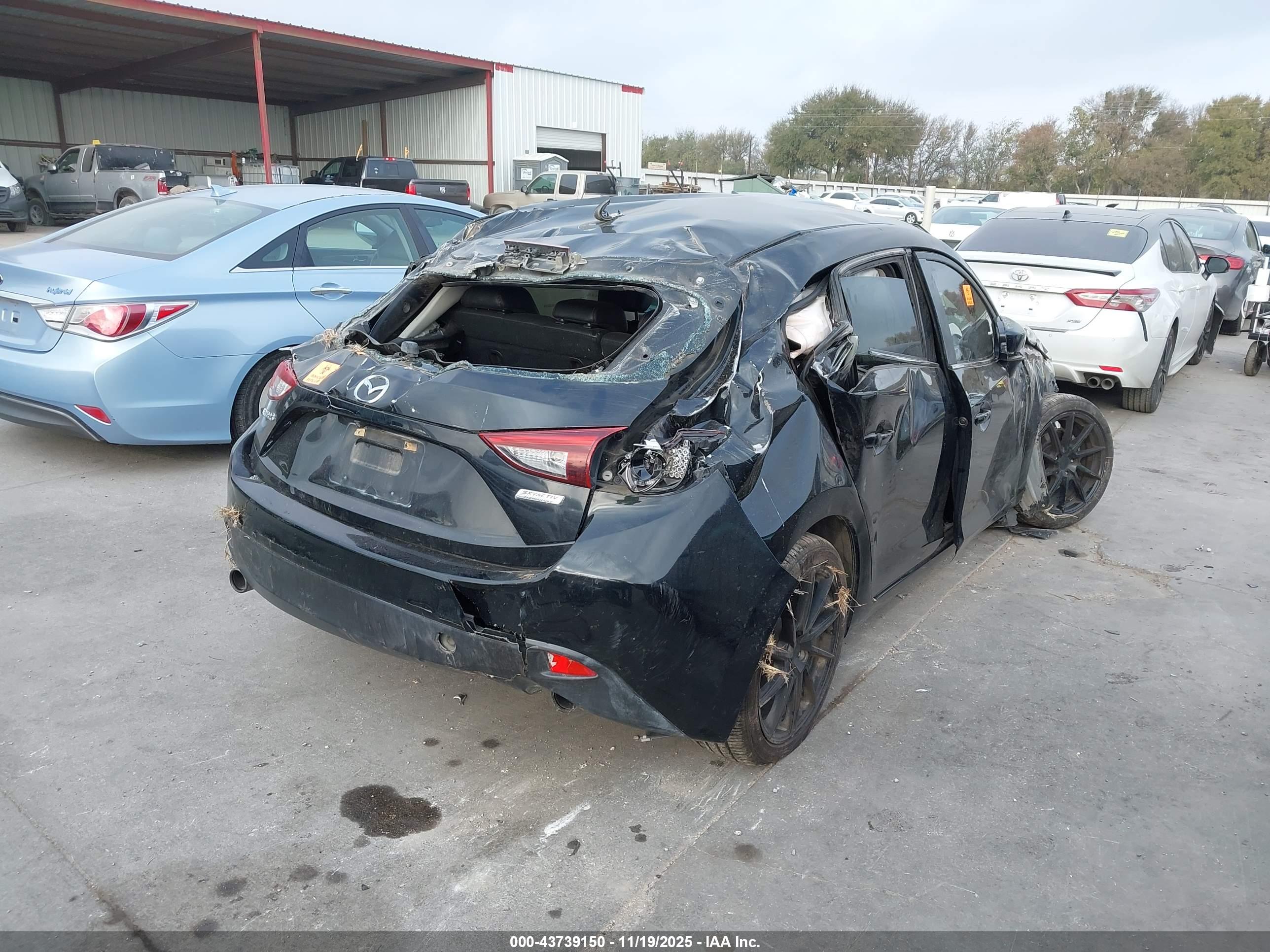 MAZDA MAZDA3 image 4