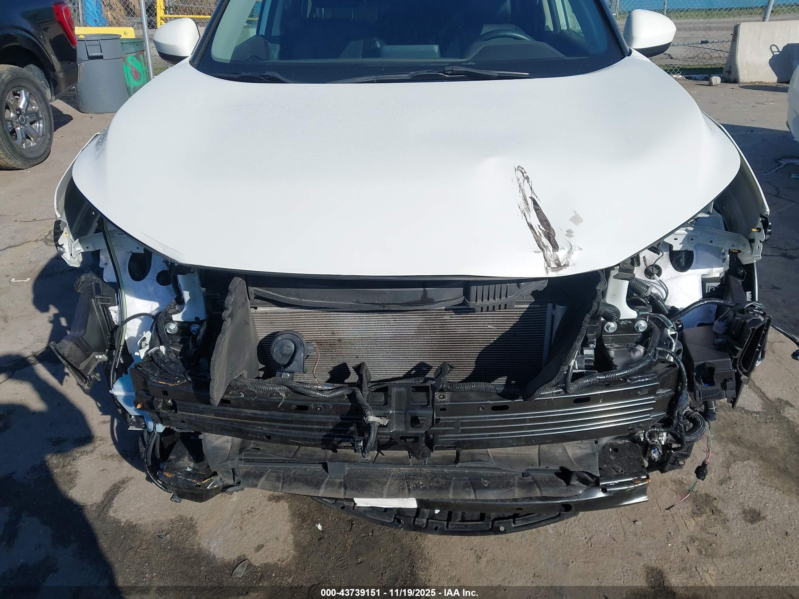 NISSAN ROGUE image 6