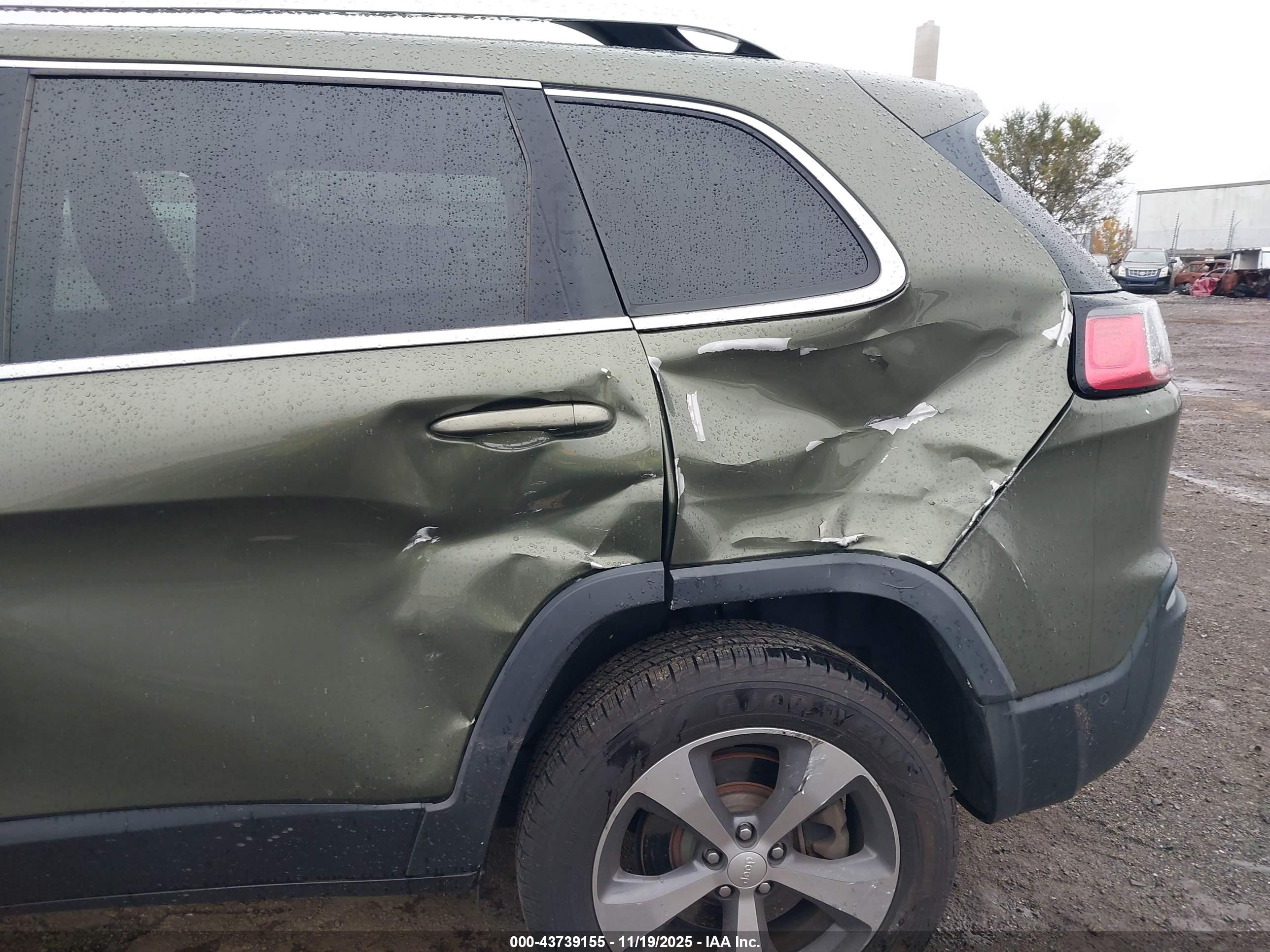 JEEP CHEROKEE image 6