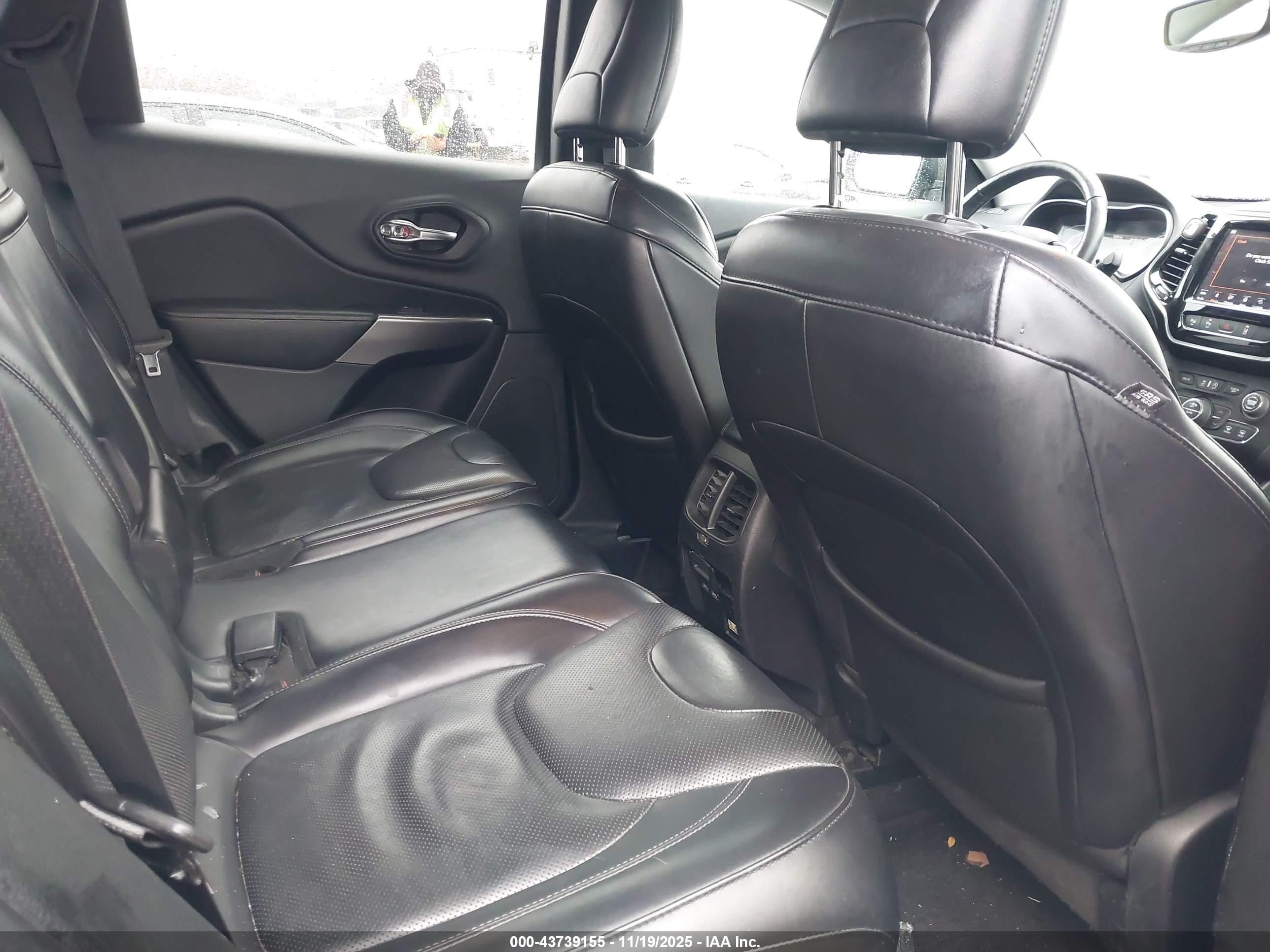 JEEP CHEROKEE image 8