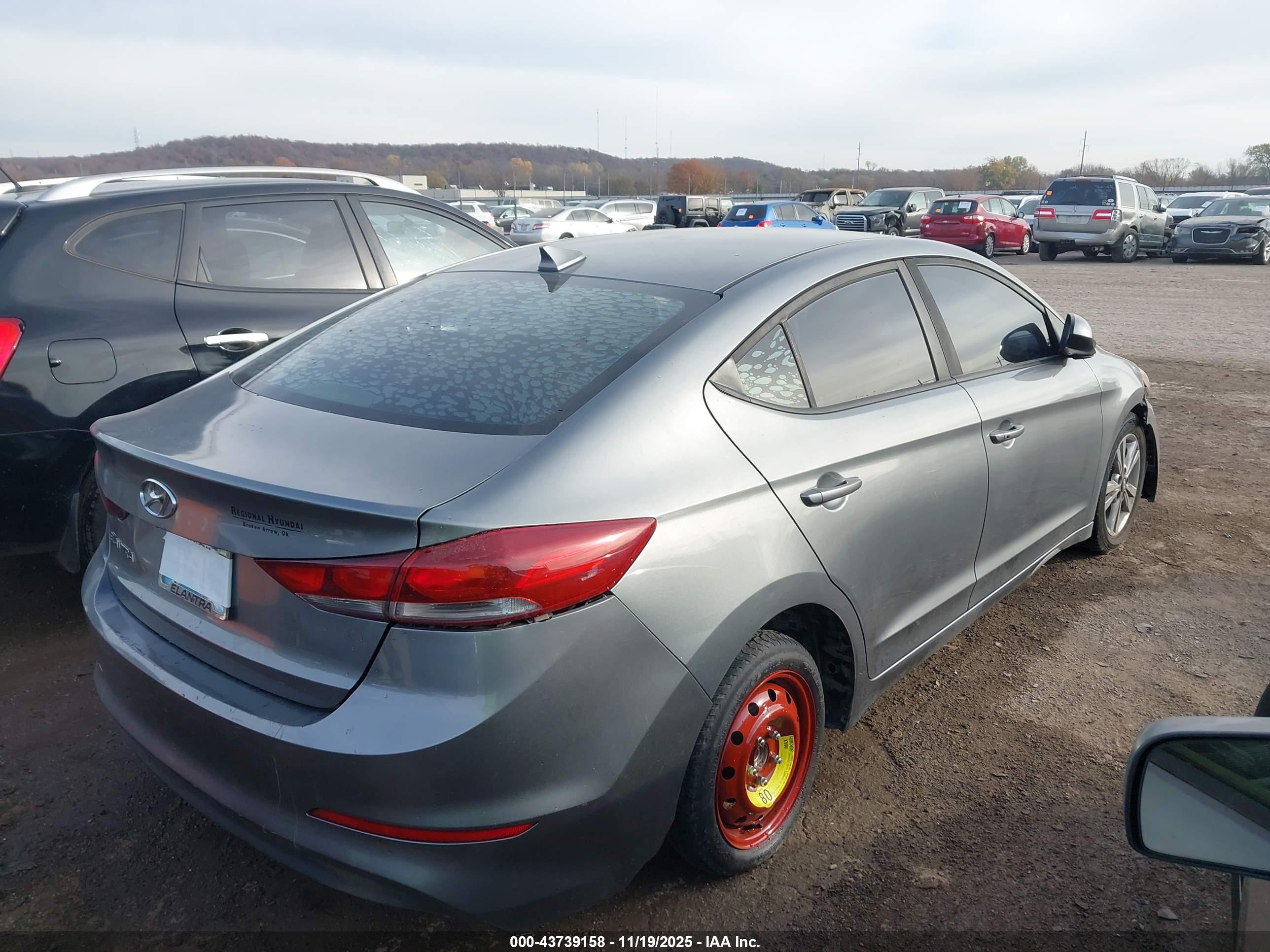HYUNDAI ELANTRA image 4