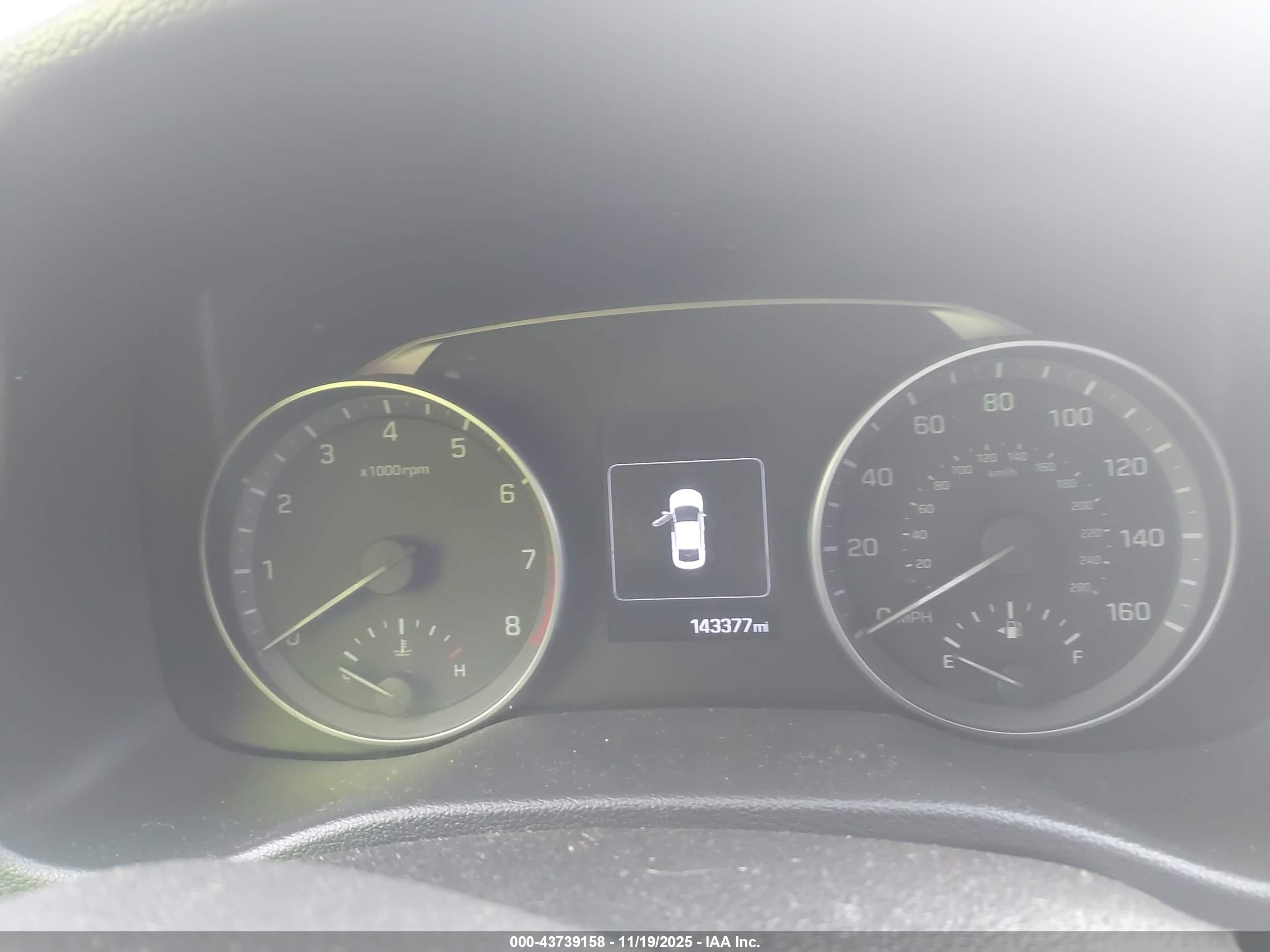 HYUNDAI ELANTRA image 7