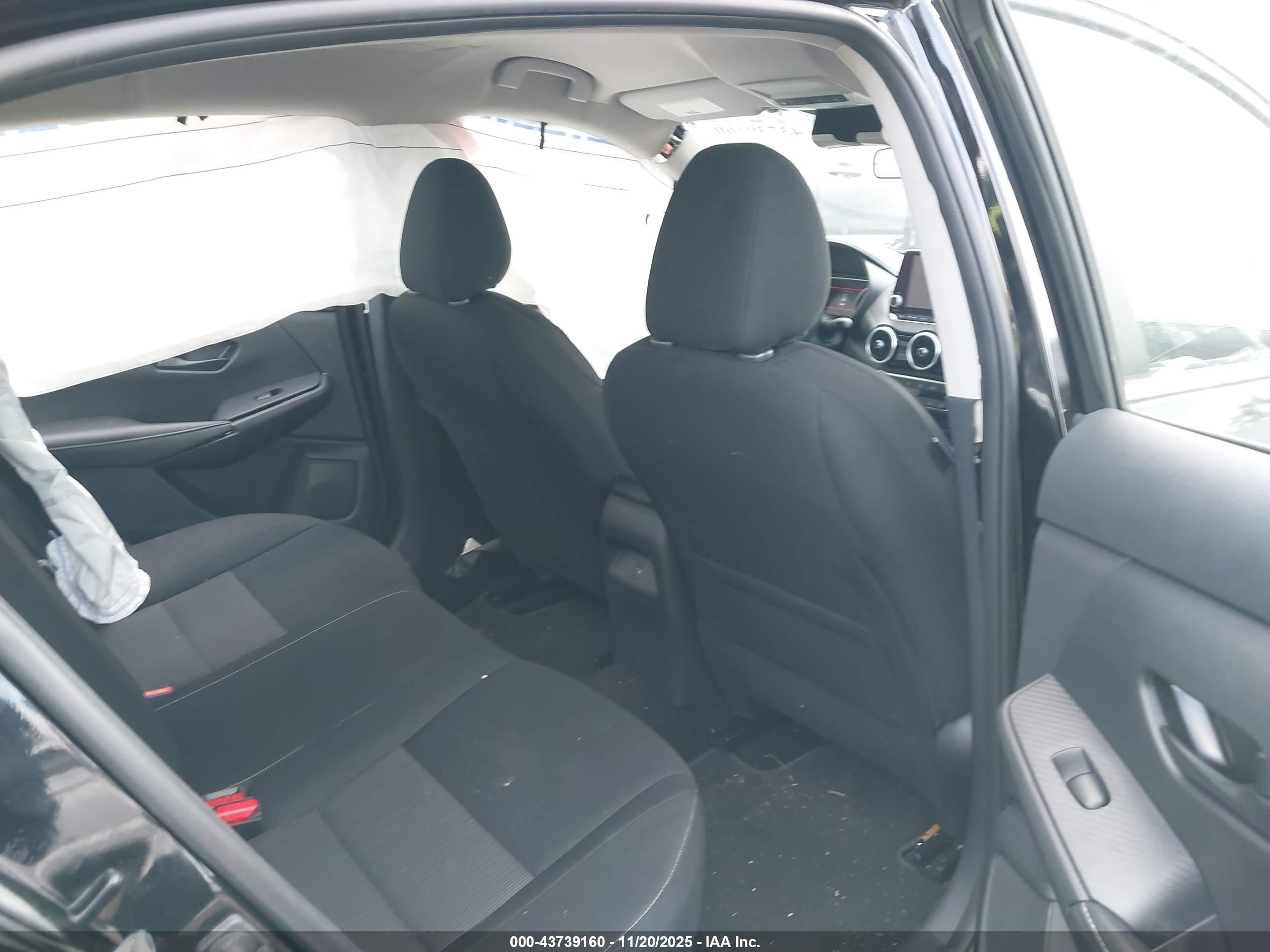 NISSAN SENTRA image 8