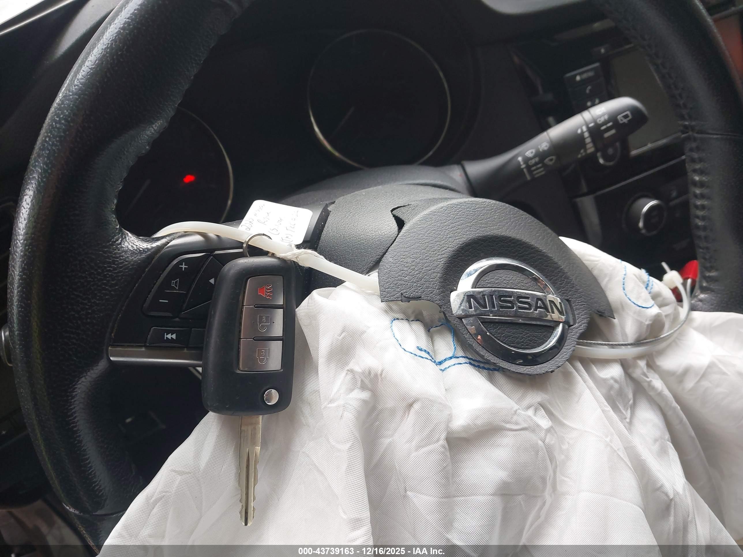 NISSAN ROGUE image 11