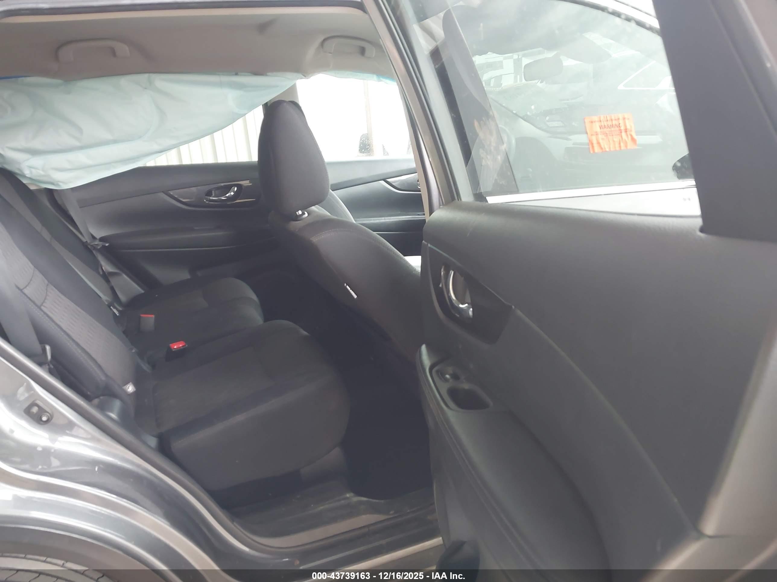 NISSAN ROGUE image 8