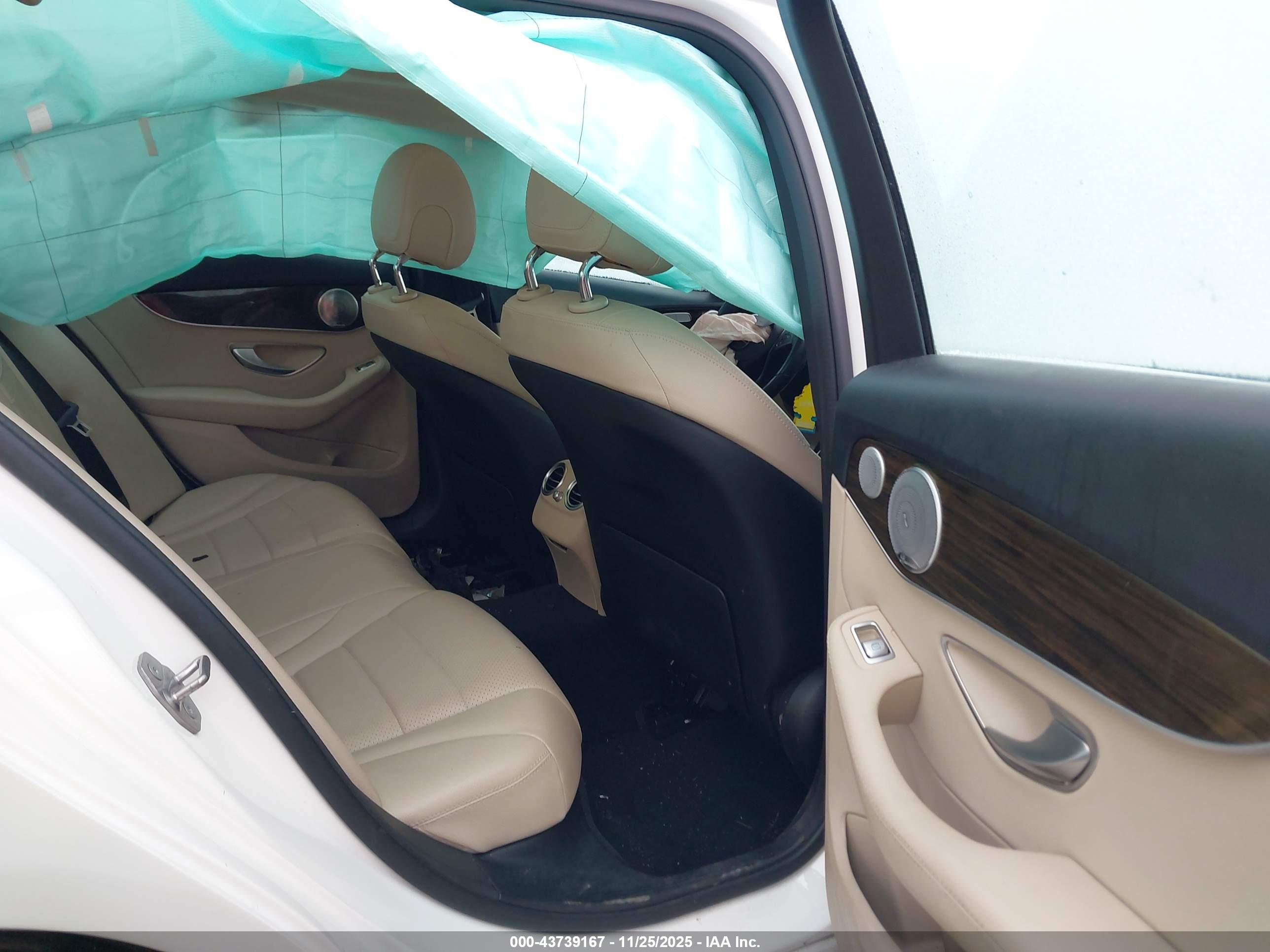 MERCEDES-BENZ C image 8