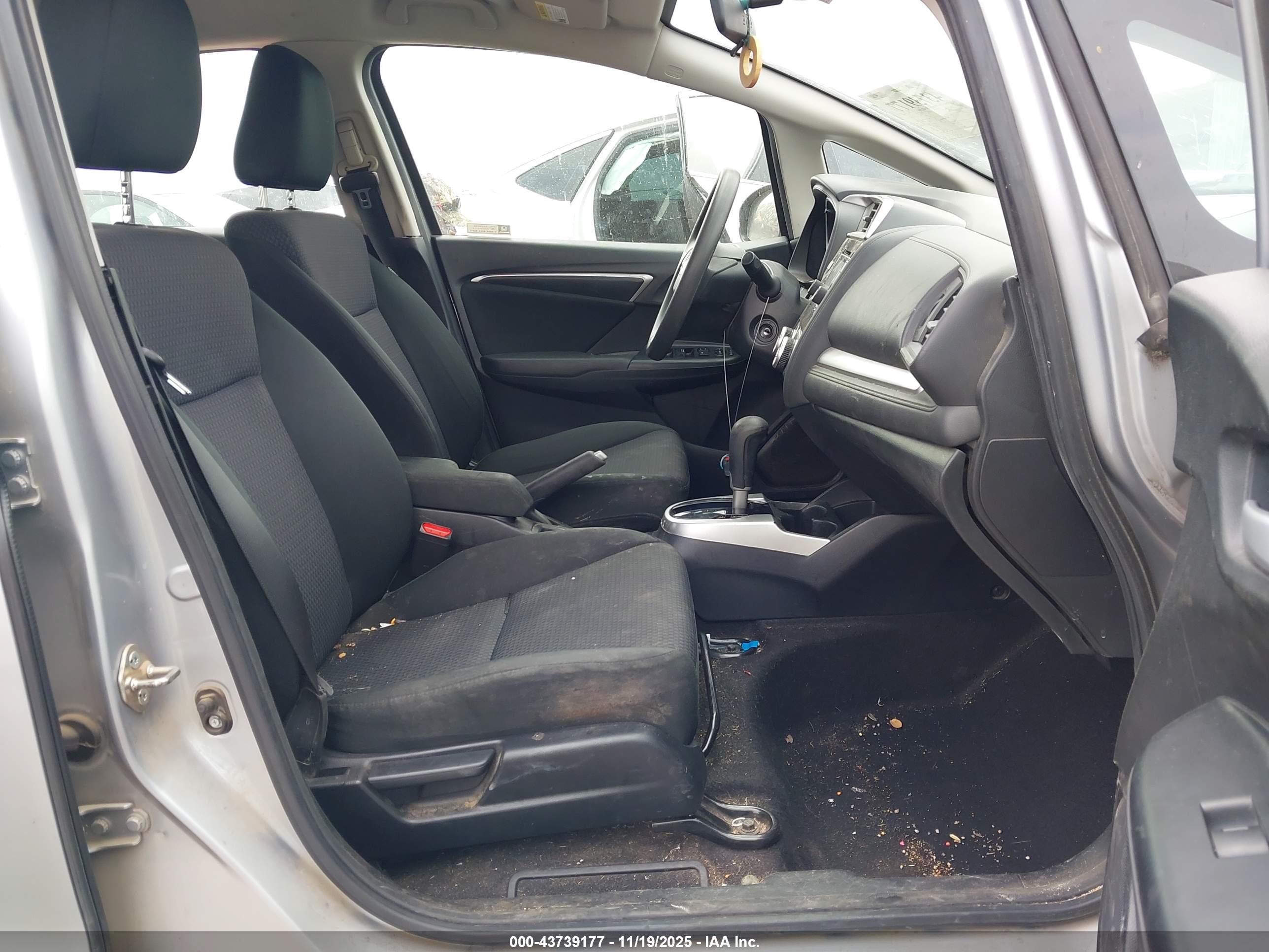 HONDA FIT image 5