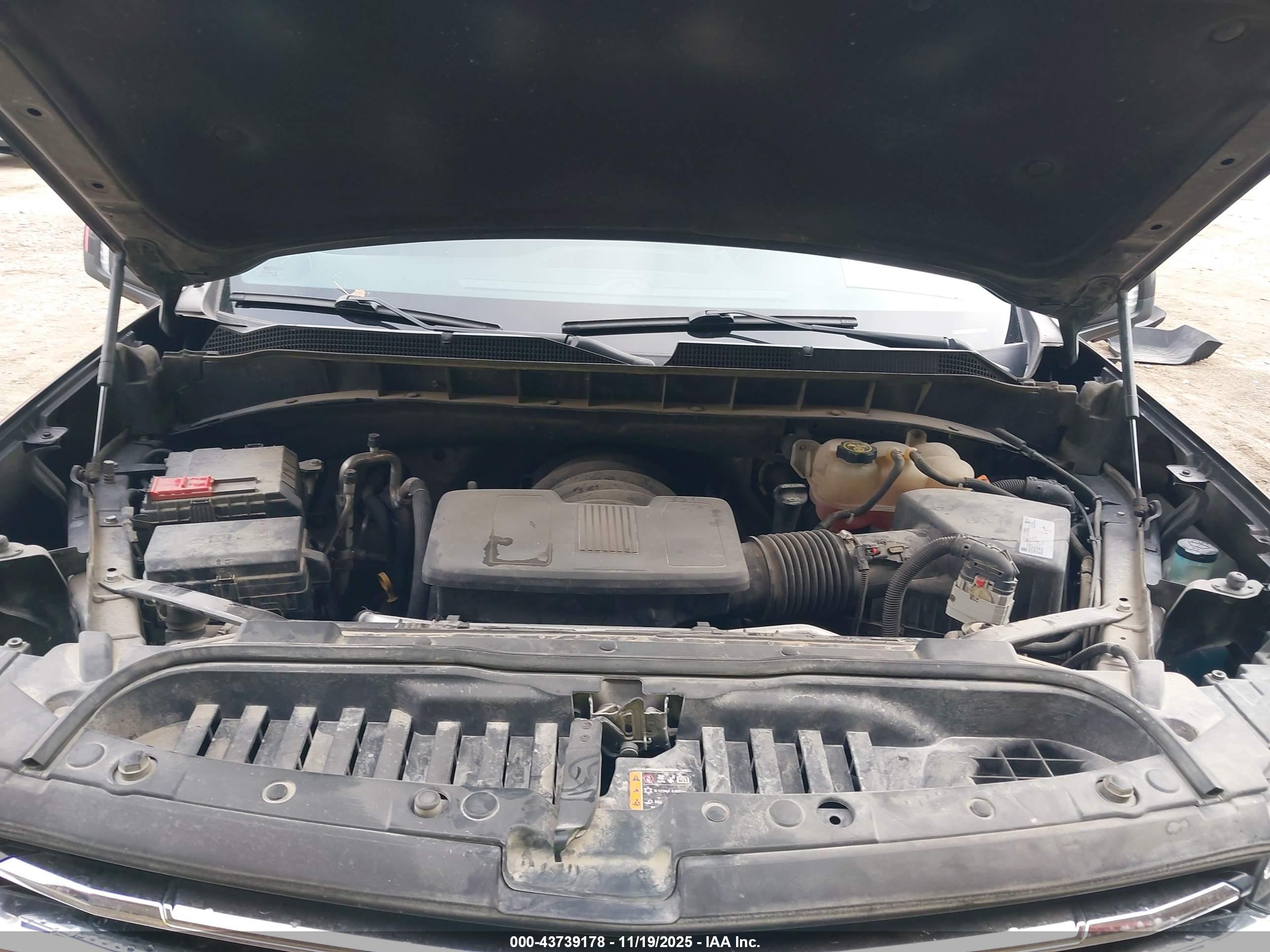 CHEVROLET SILVERADO image 10