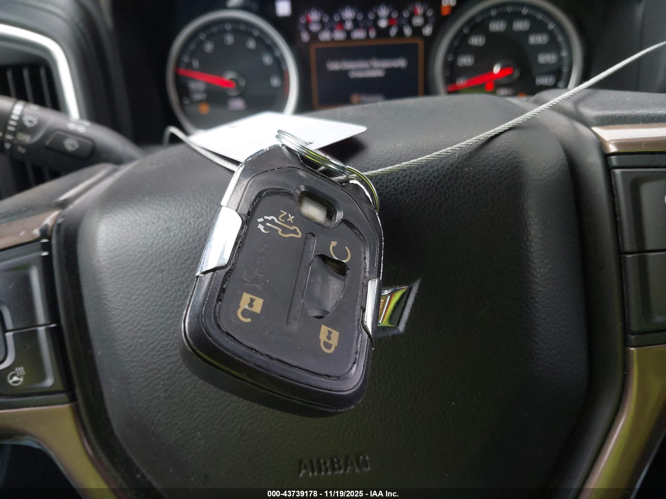 CHEVROLET SILVERADO image 11
