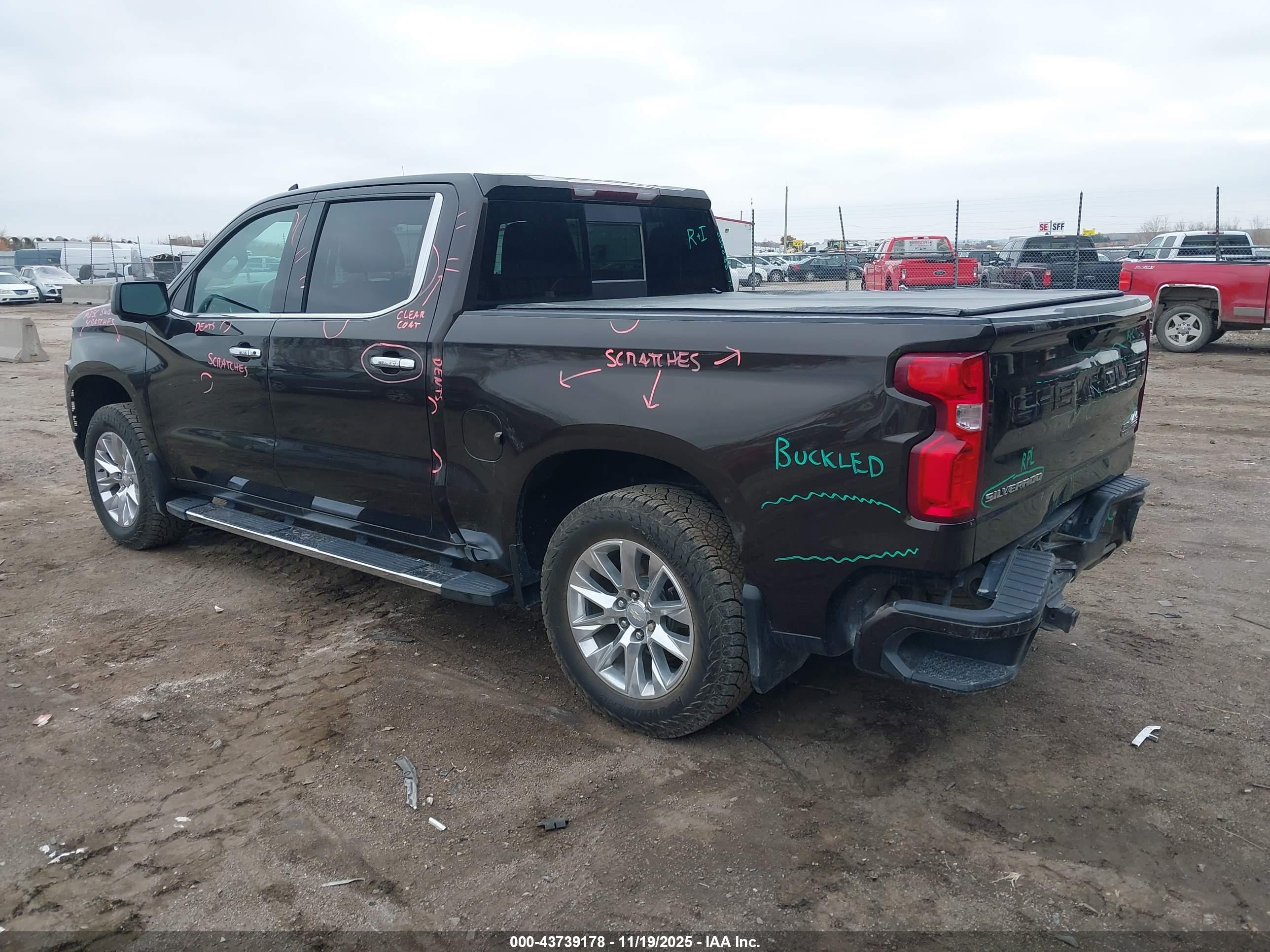 CHEVROLET SILVERADO image 3