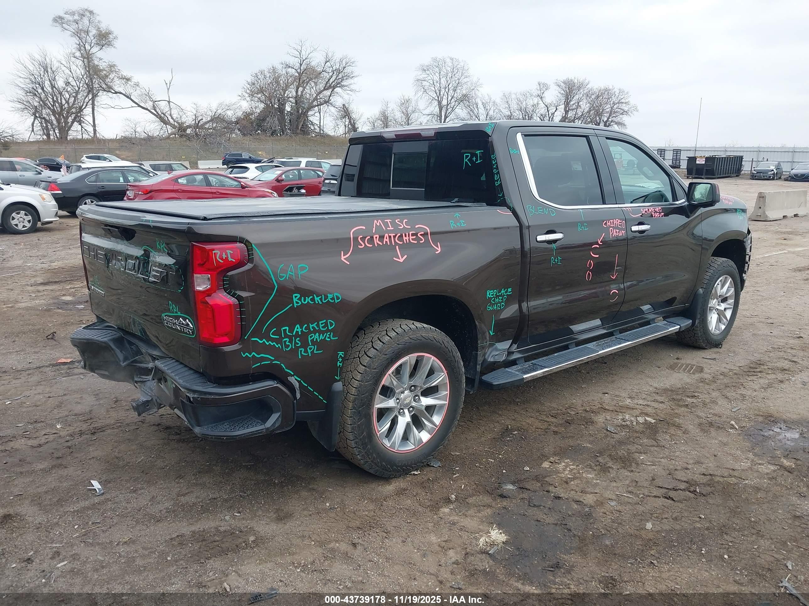 CHEVROLET SILVERADO image 4