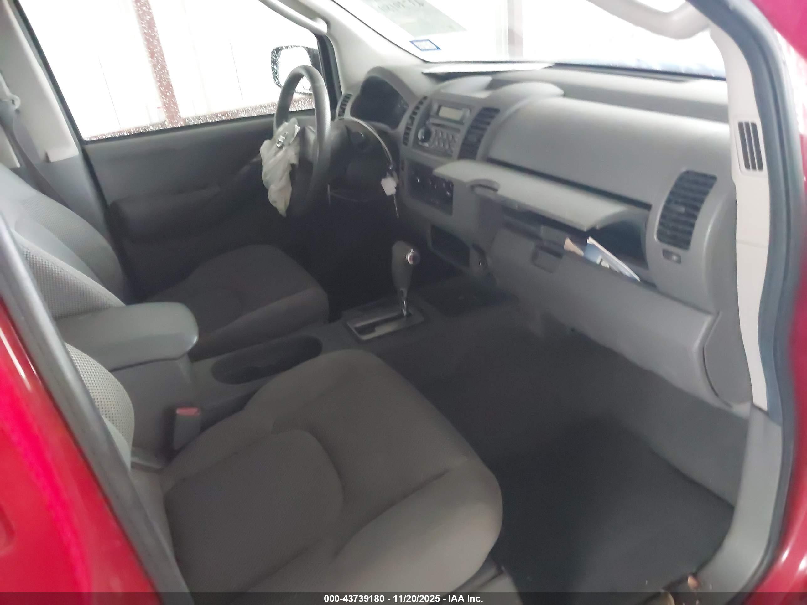 NISSAN FRONTIER image 5