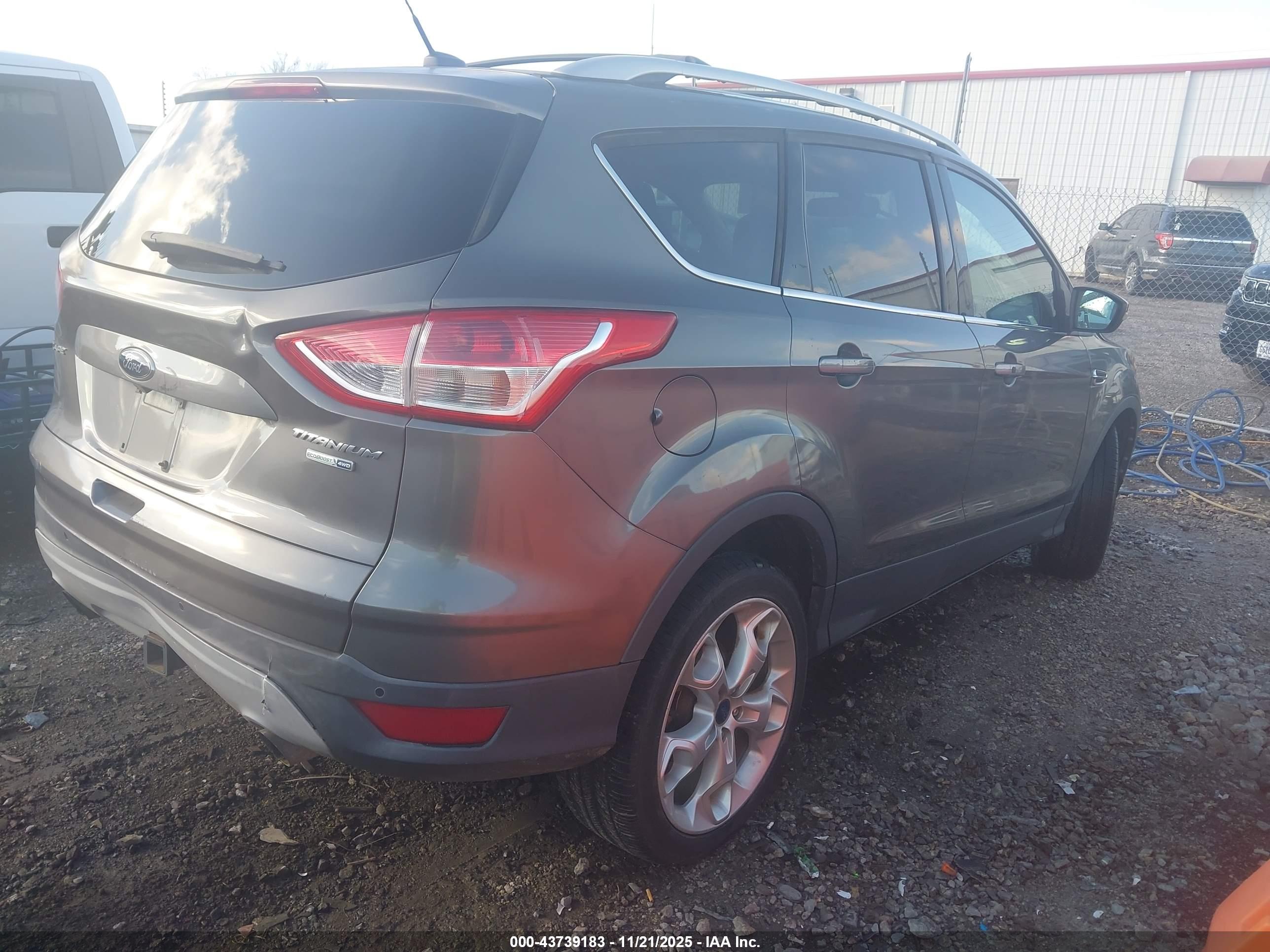 FORD ESCAPE image 4