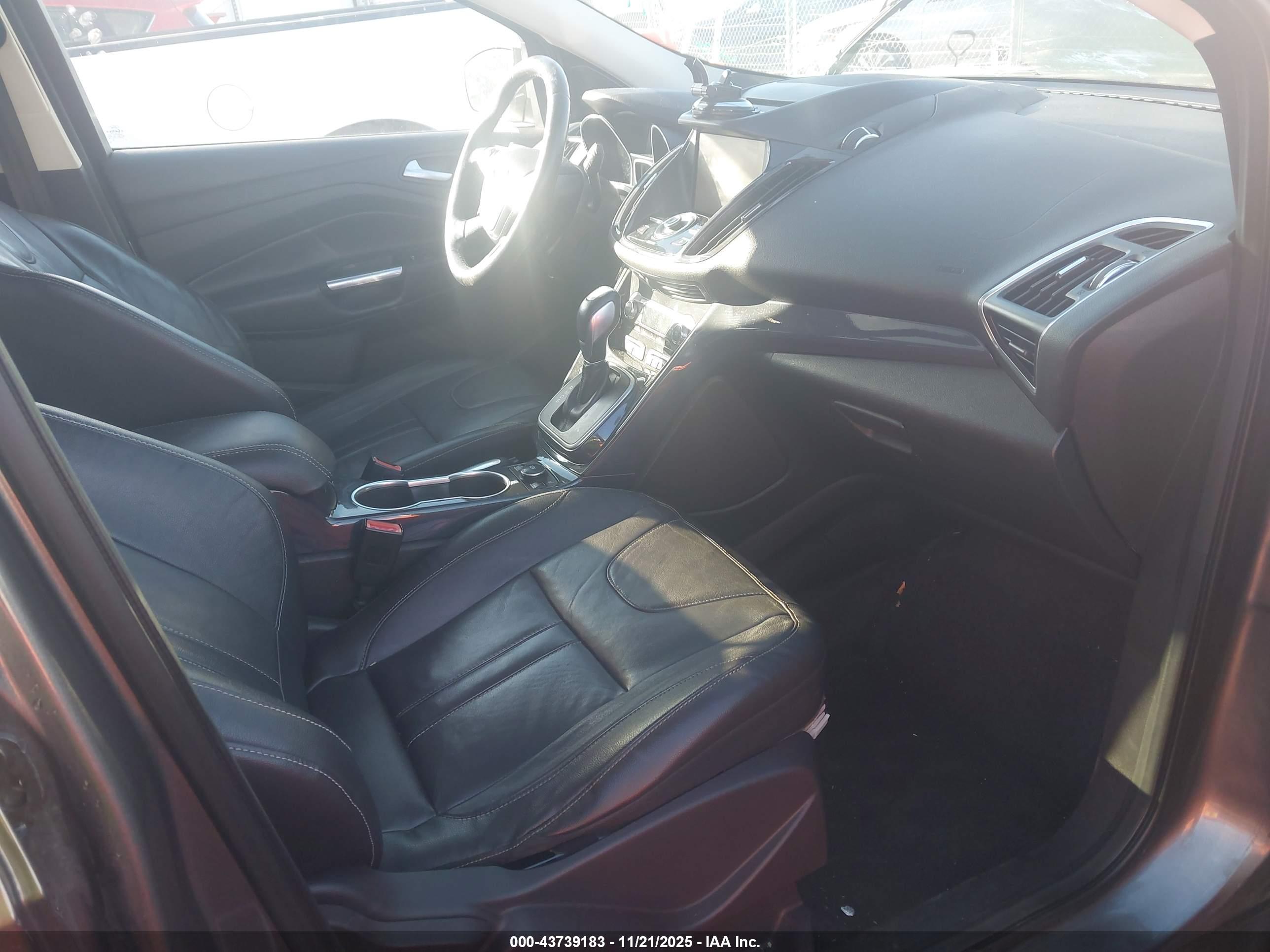 FORD ESCAPE image 5