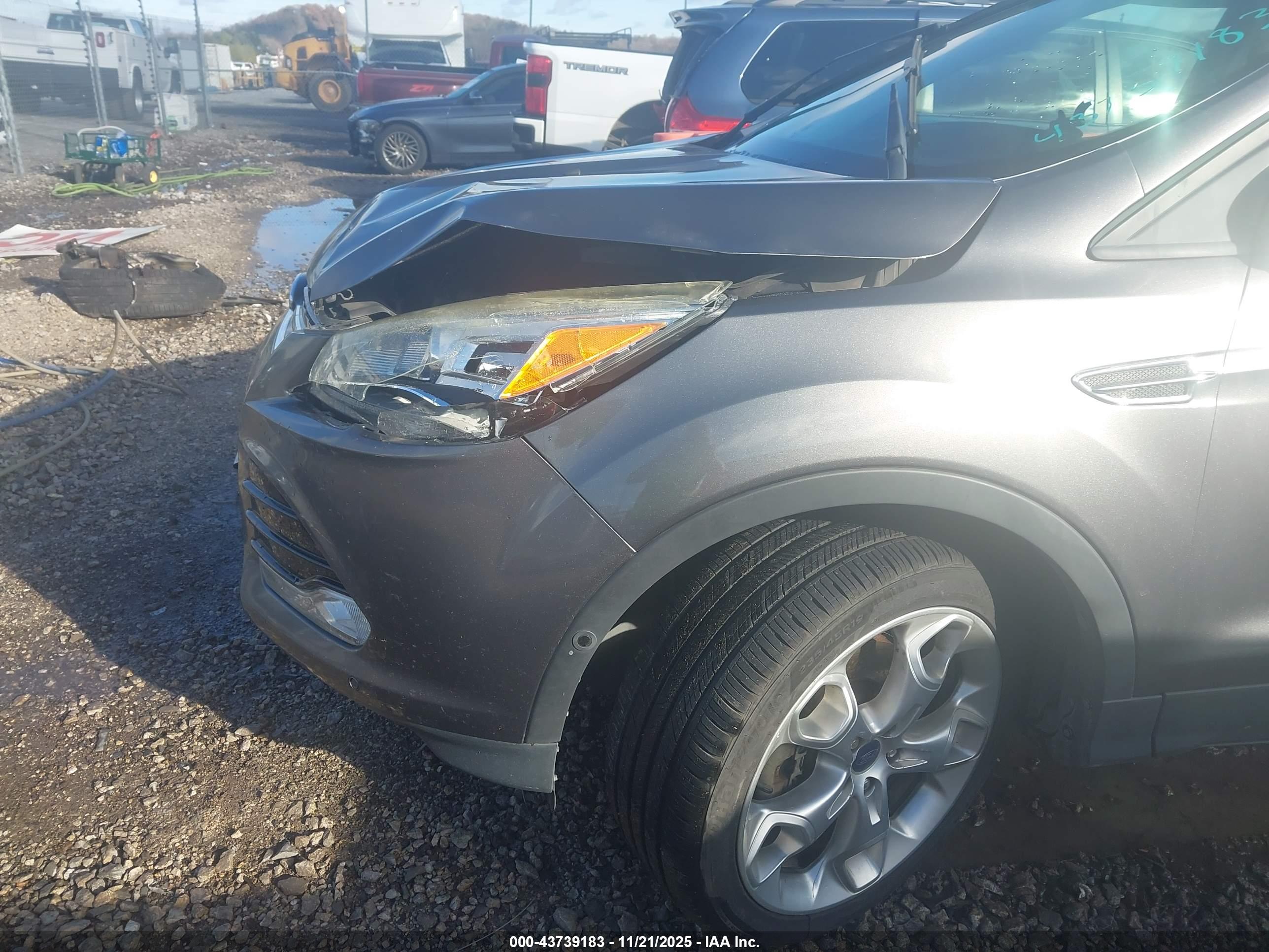 FORD ESCAPE image 6