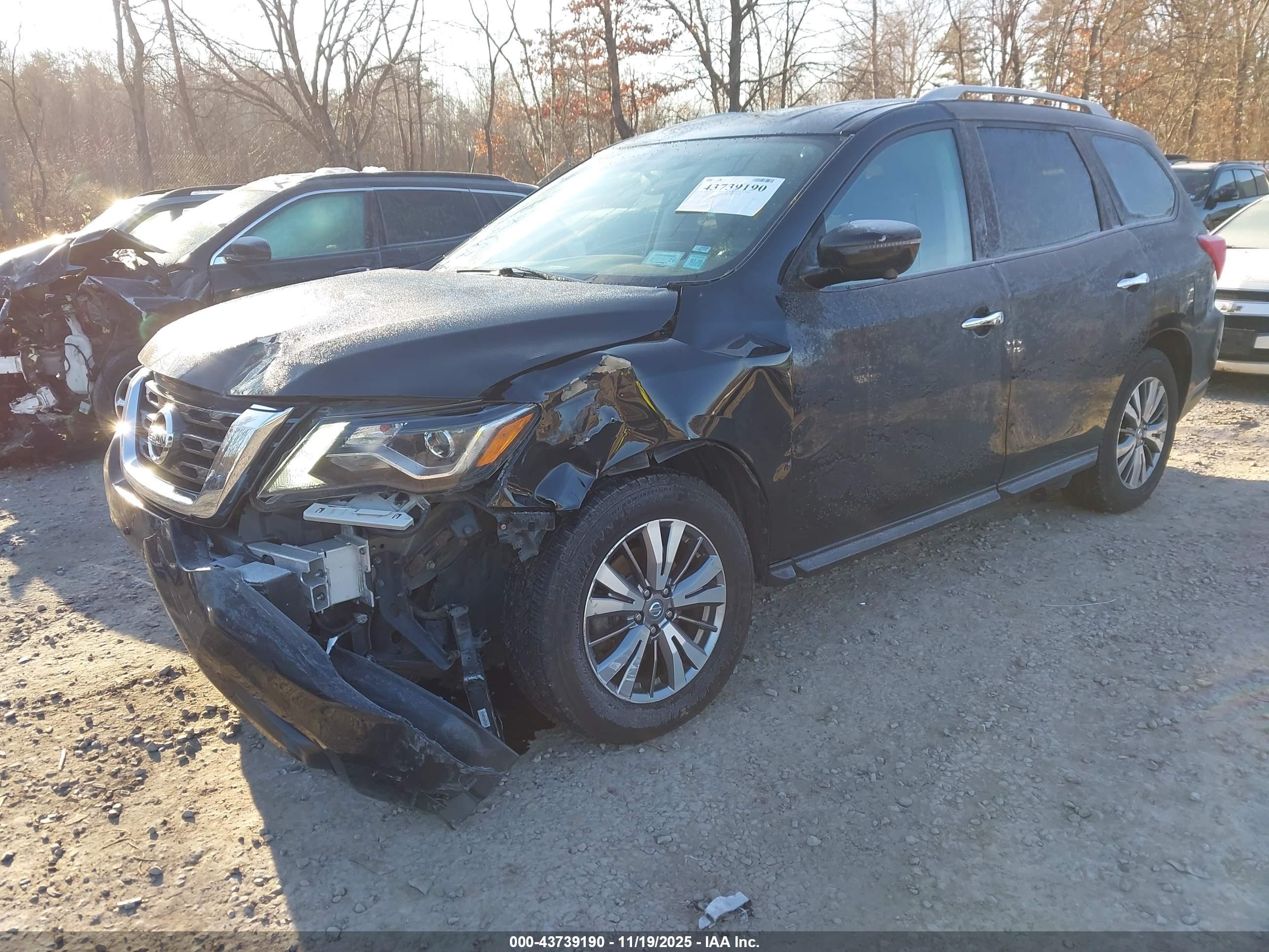 NISSAN PATHFINDER image 2