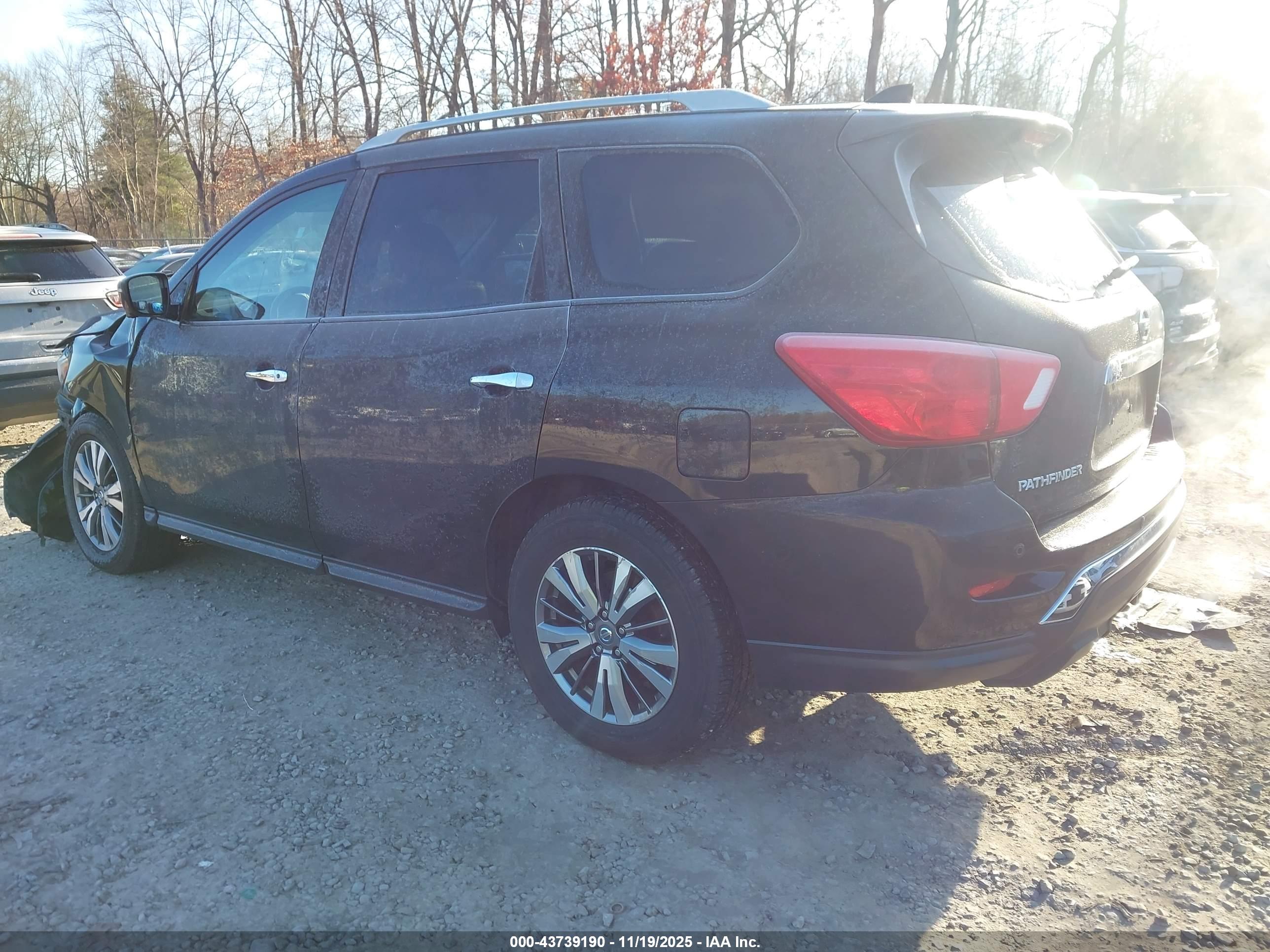 NISSAN PATHFINDER image 3