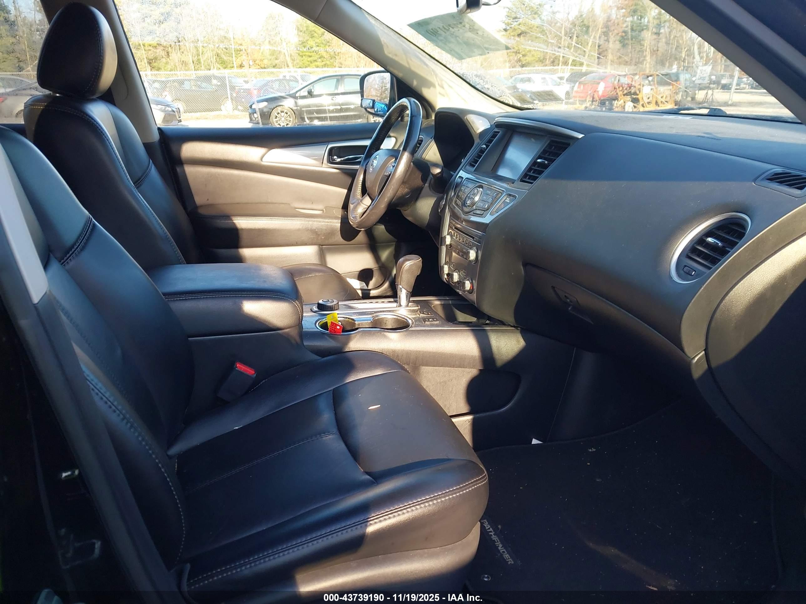 NISSAN PATHFINDER image 5