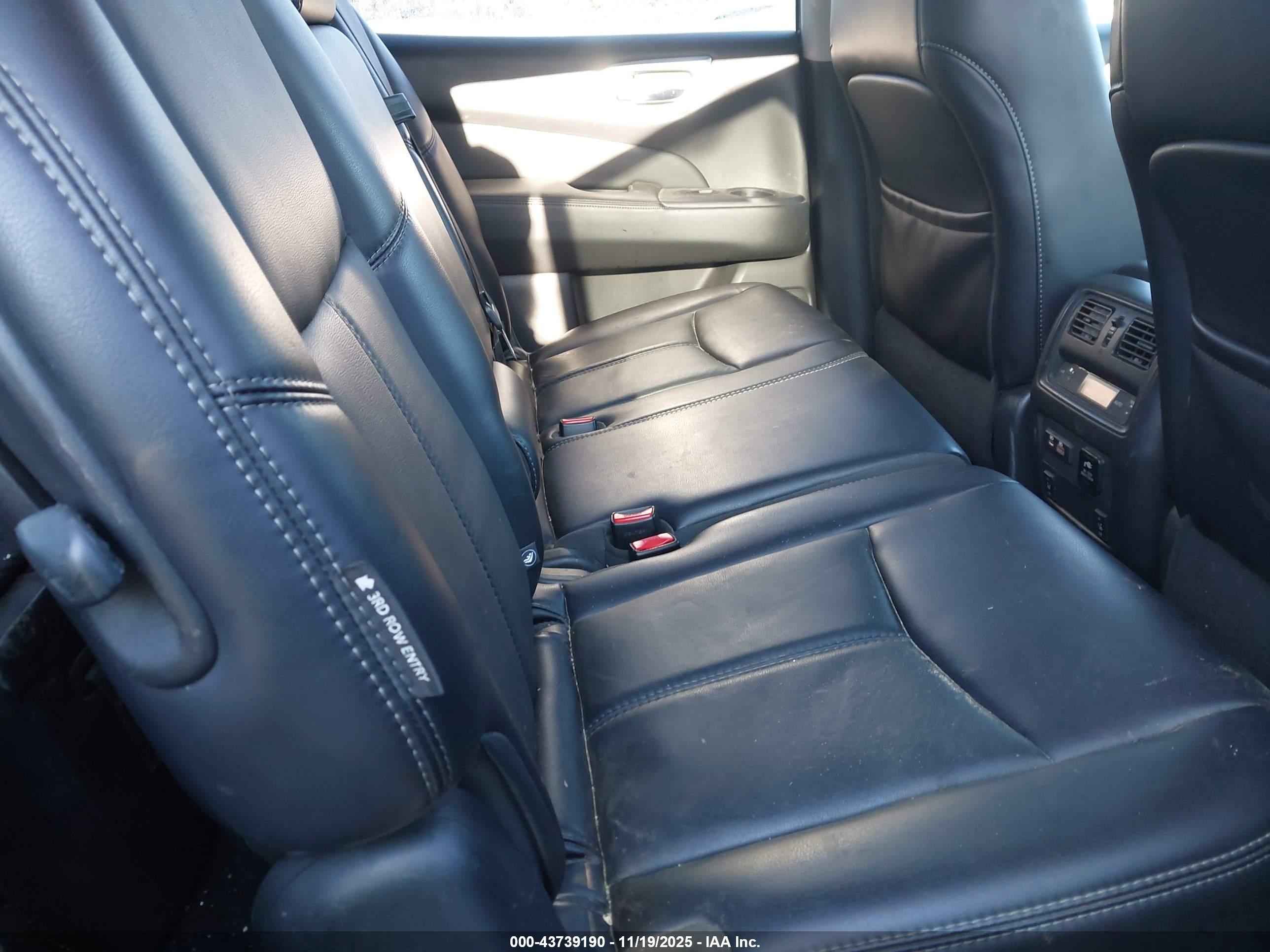 NISSAN PATHFINDER image 8